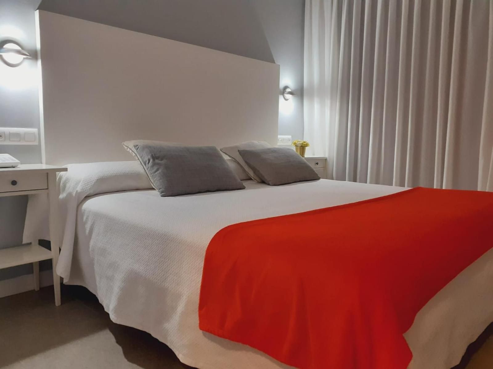 Double or Twin Room with Sea View
