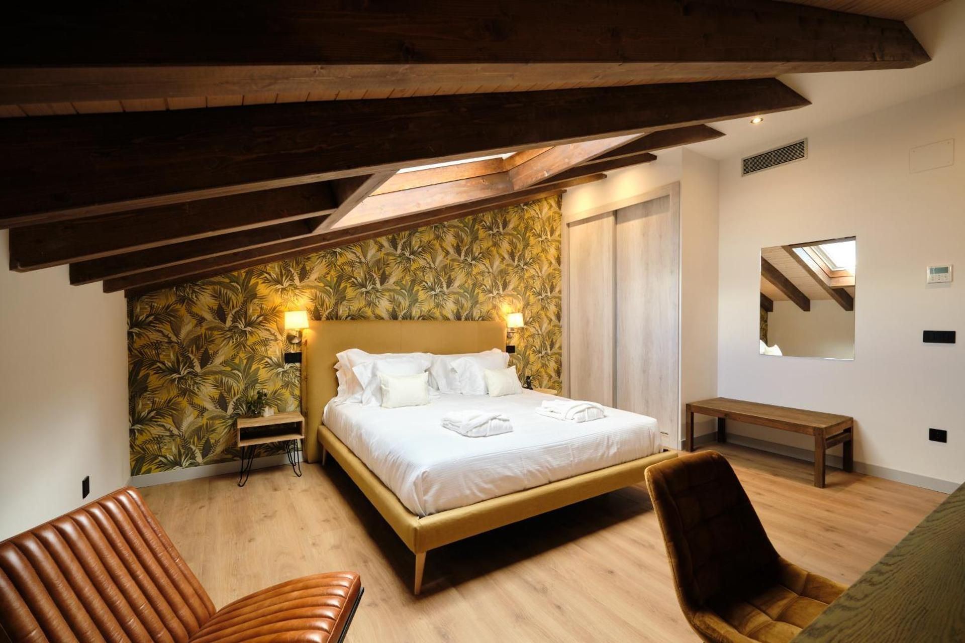 Deluxe Double Room with Bath