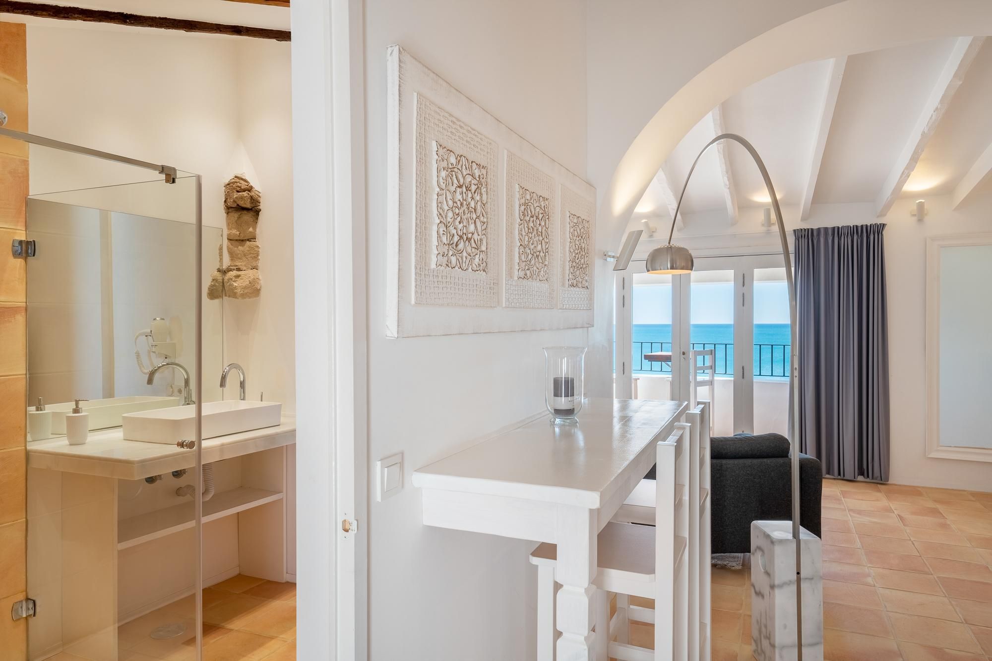 Grand Sea View