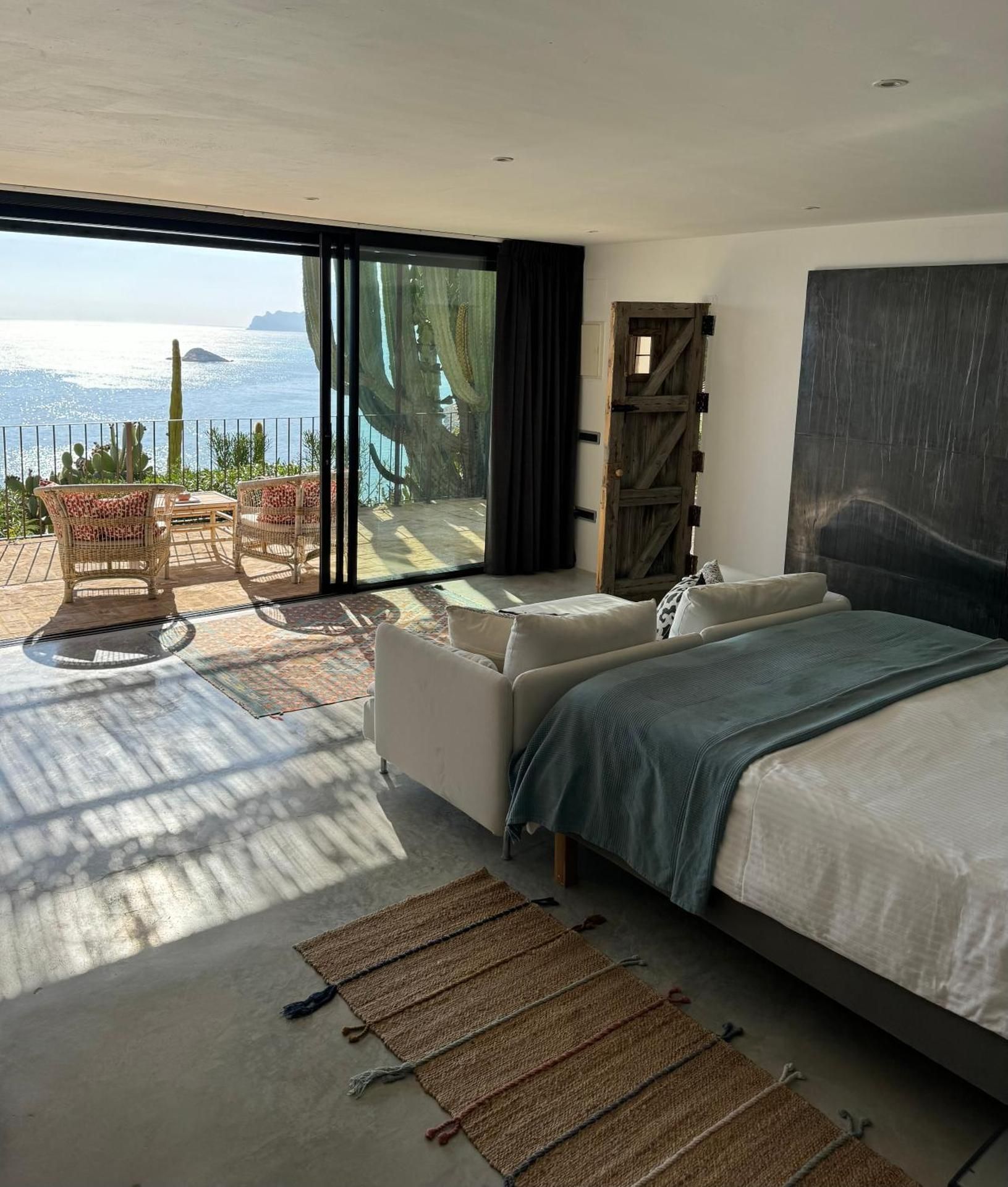 Deluxe Double Room with Balcony and Sea View