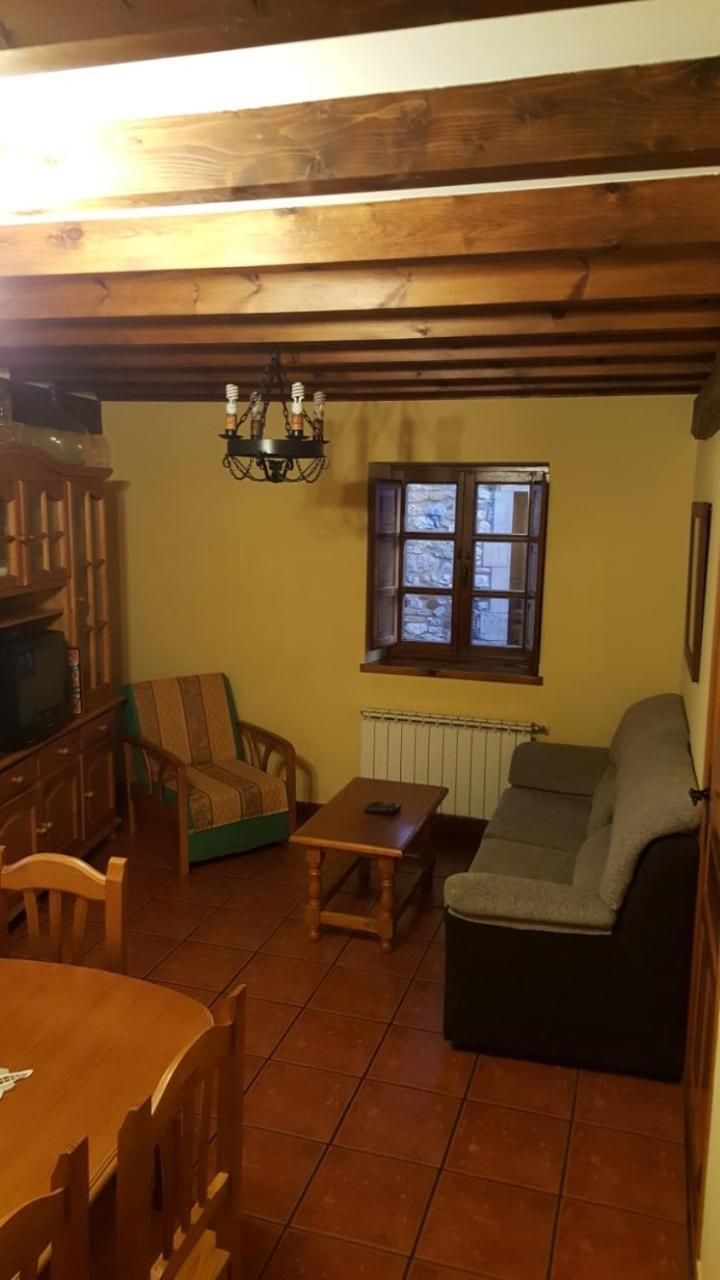 Casa Rural Valle Tosande Two-Bedroom House