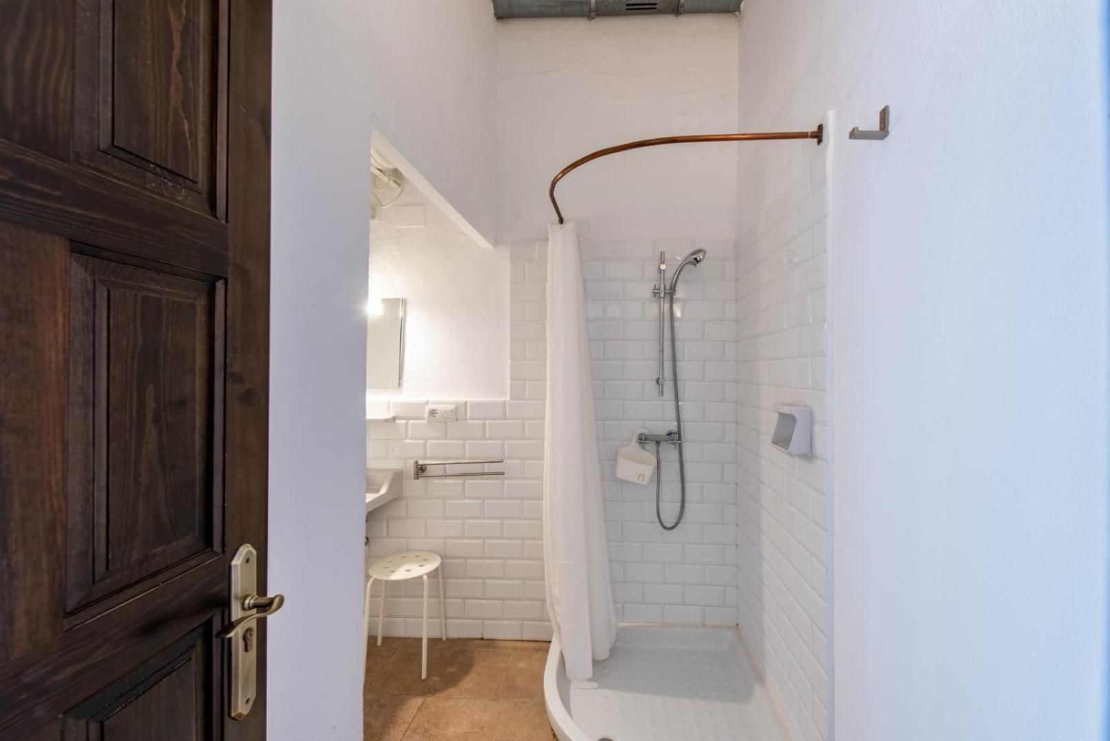 Apartment (4 Adults)