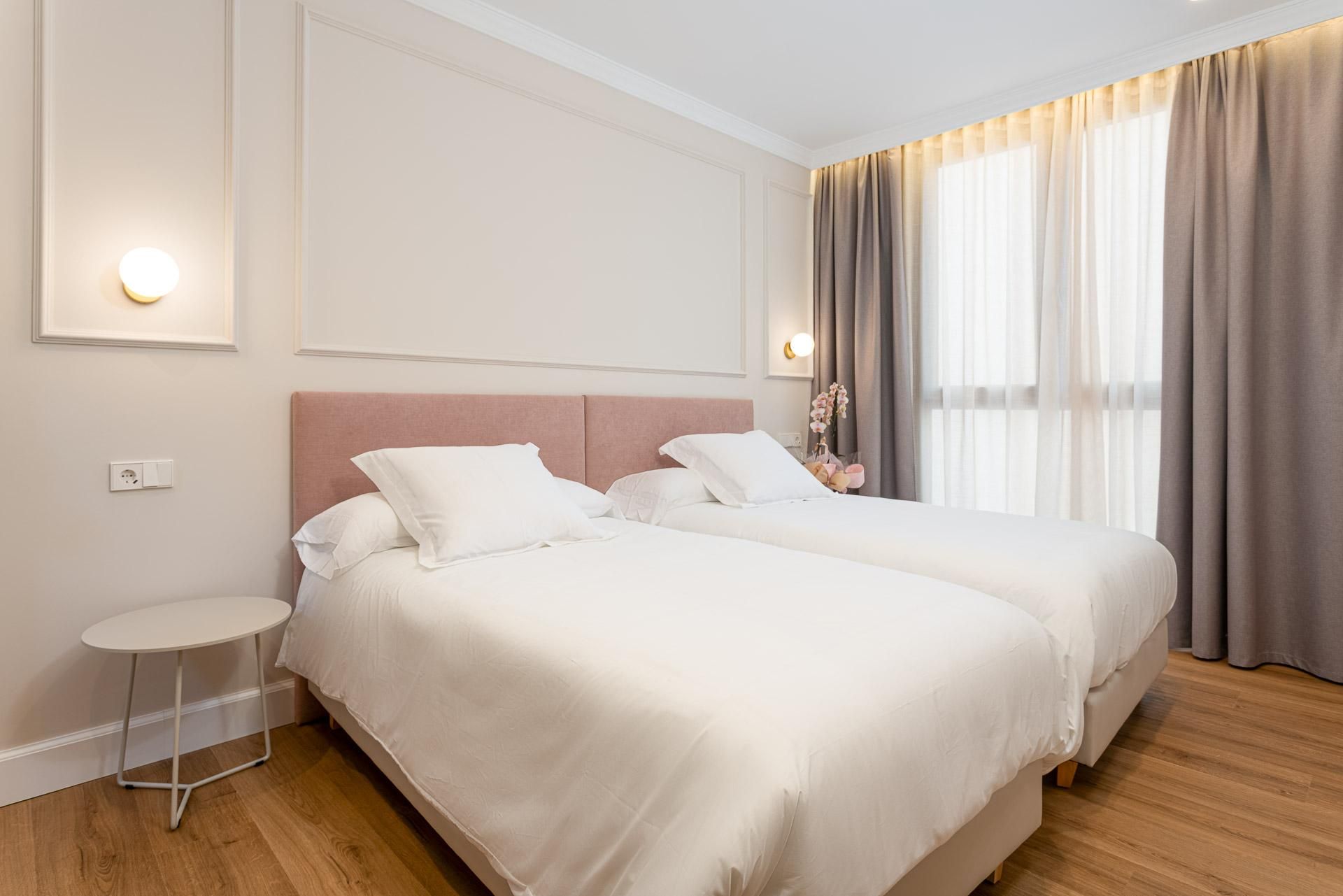 Standard Twin Room B - Non-Smoking