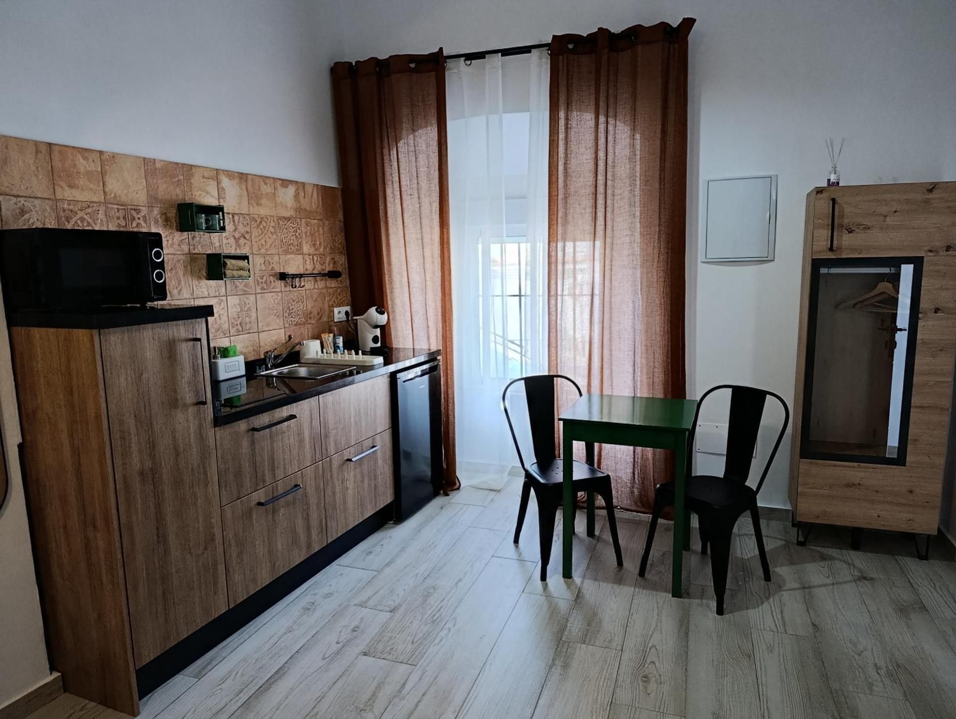 One-Bedroom Apartment