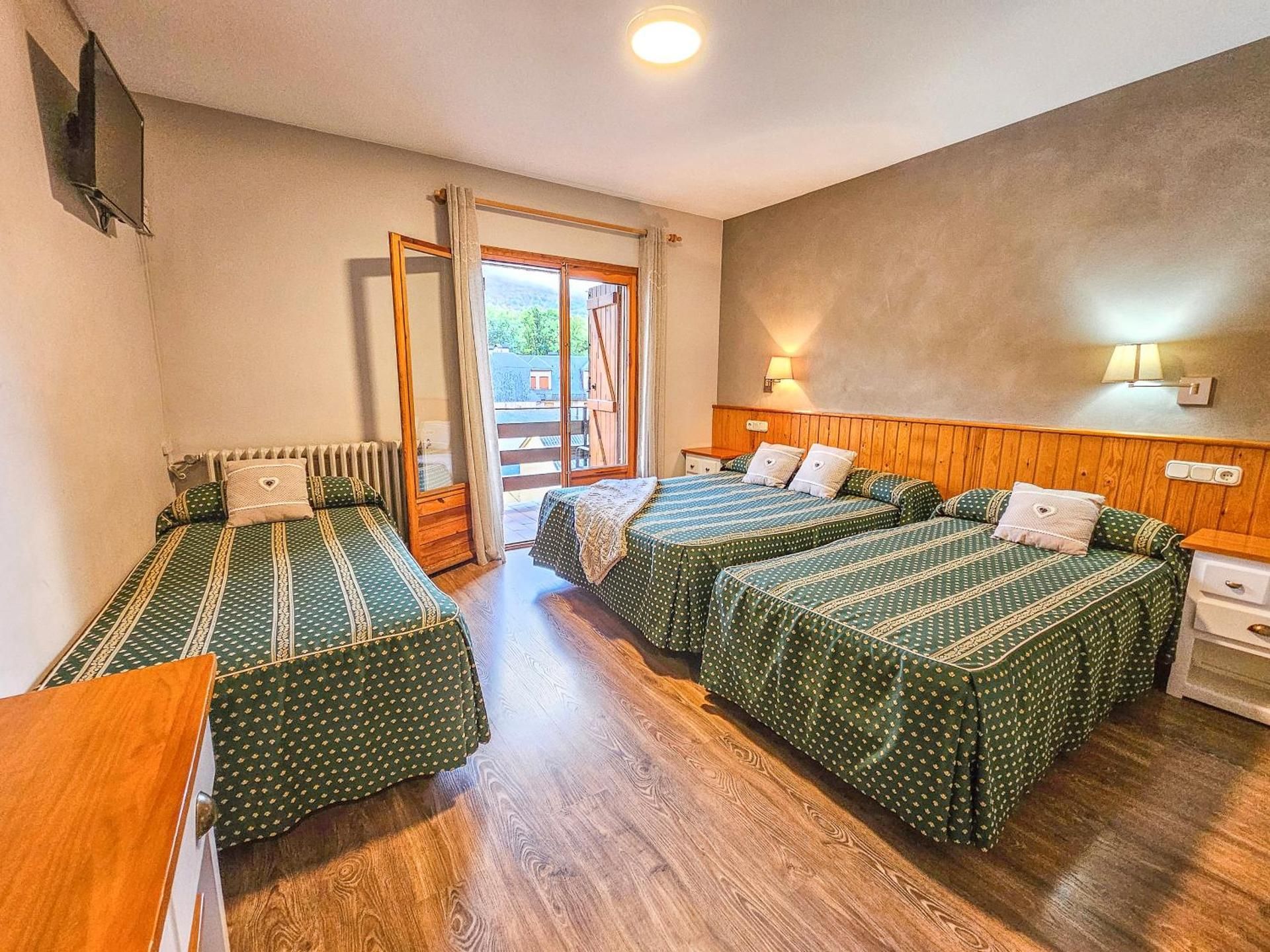 Classic Quadruple Room