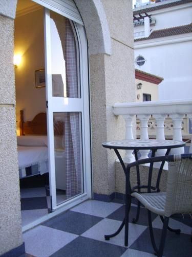 Single Room With Private Bathroom