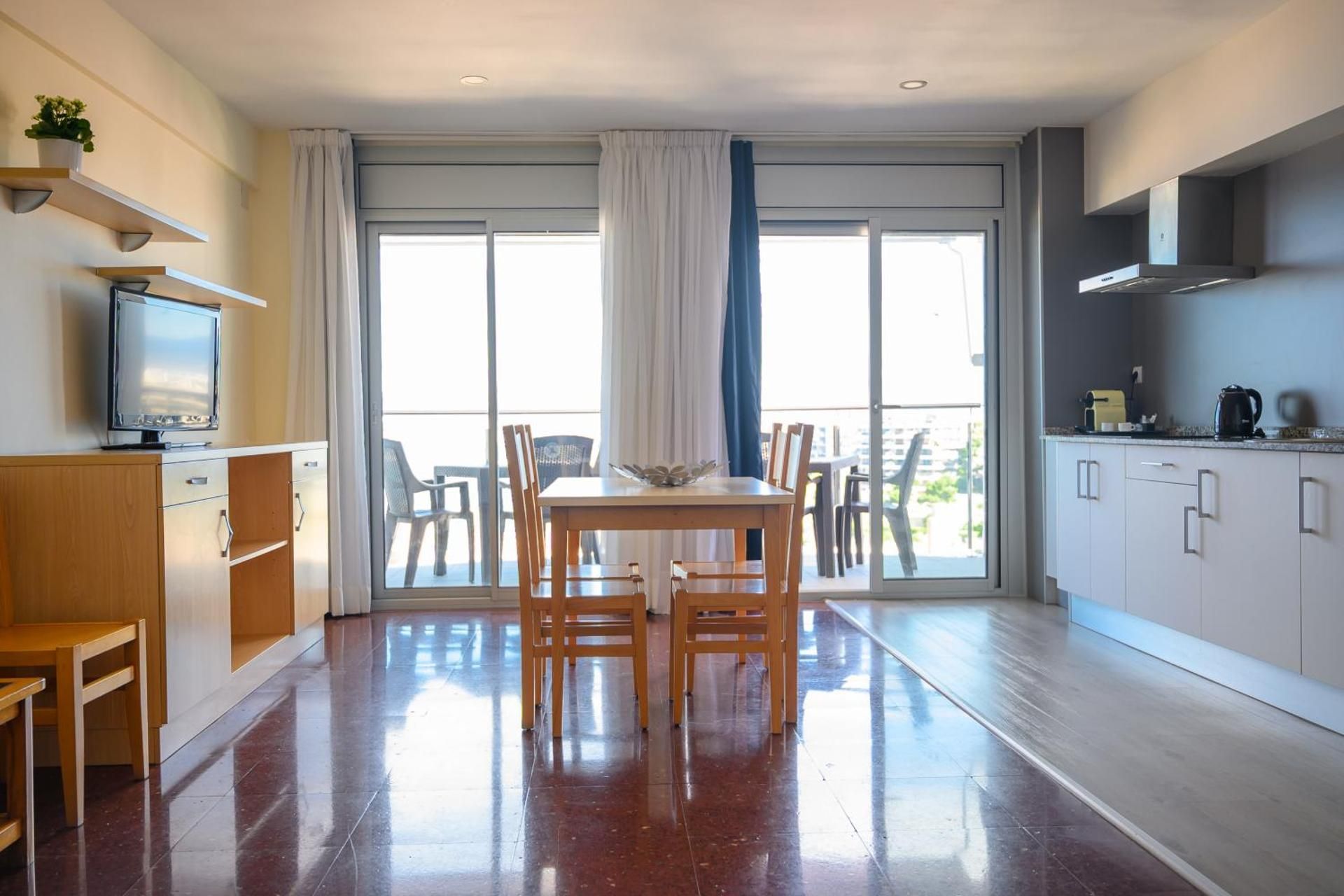 Albatros Family Apartment with Sea View 3