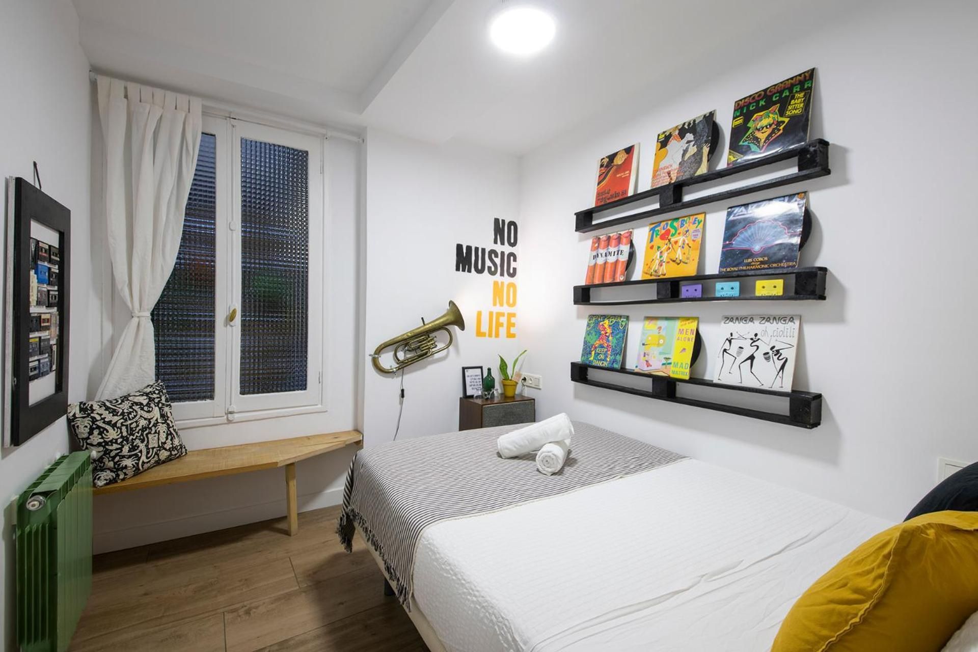 Off Beat Guesthouse - Self-check-in - Sleep Conscious Single Room with Shared Bathroom