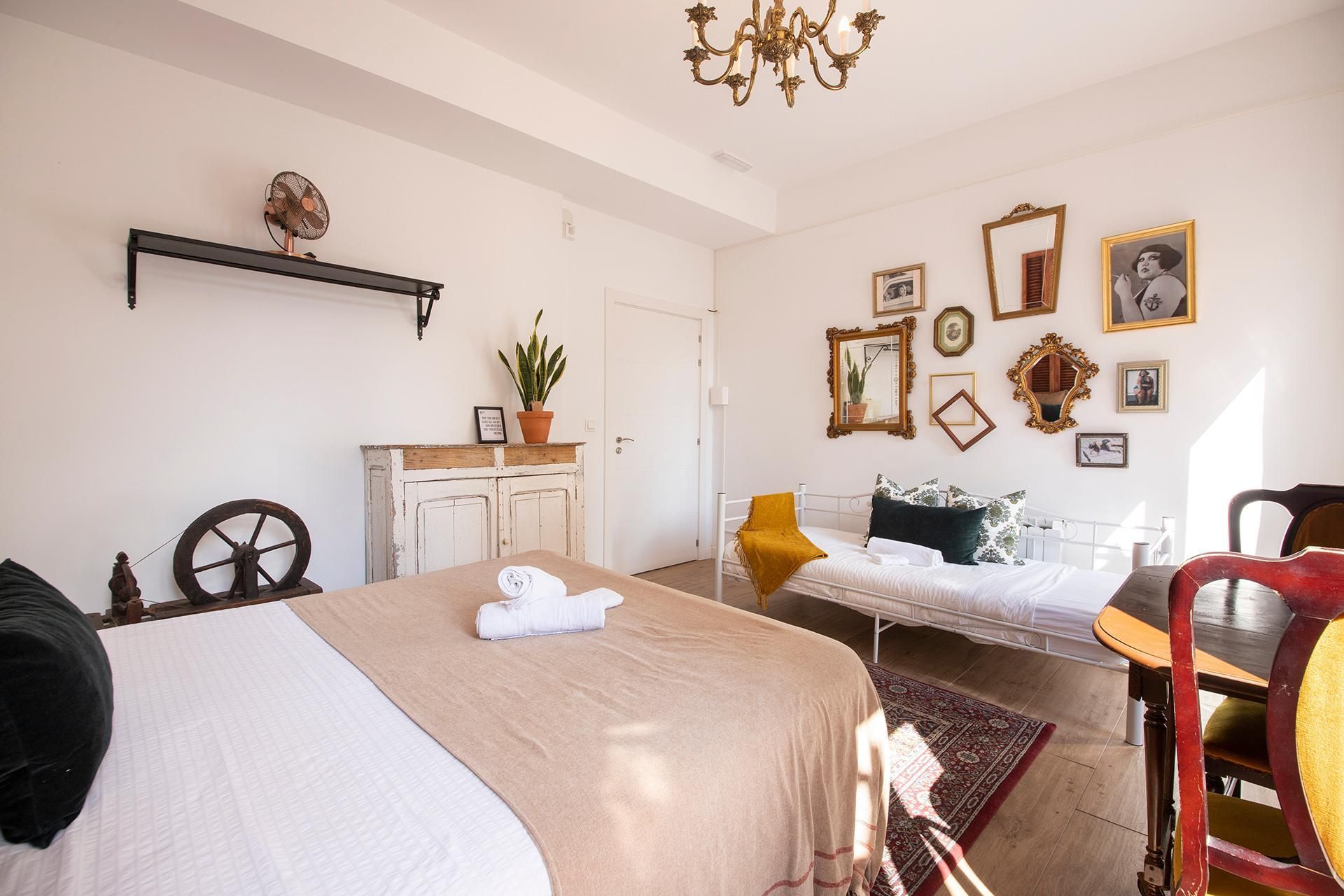 Off Beat Guesthouse - Self-check-in - Sleep Conscious Double - Queen 2