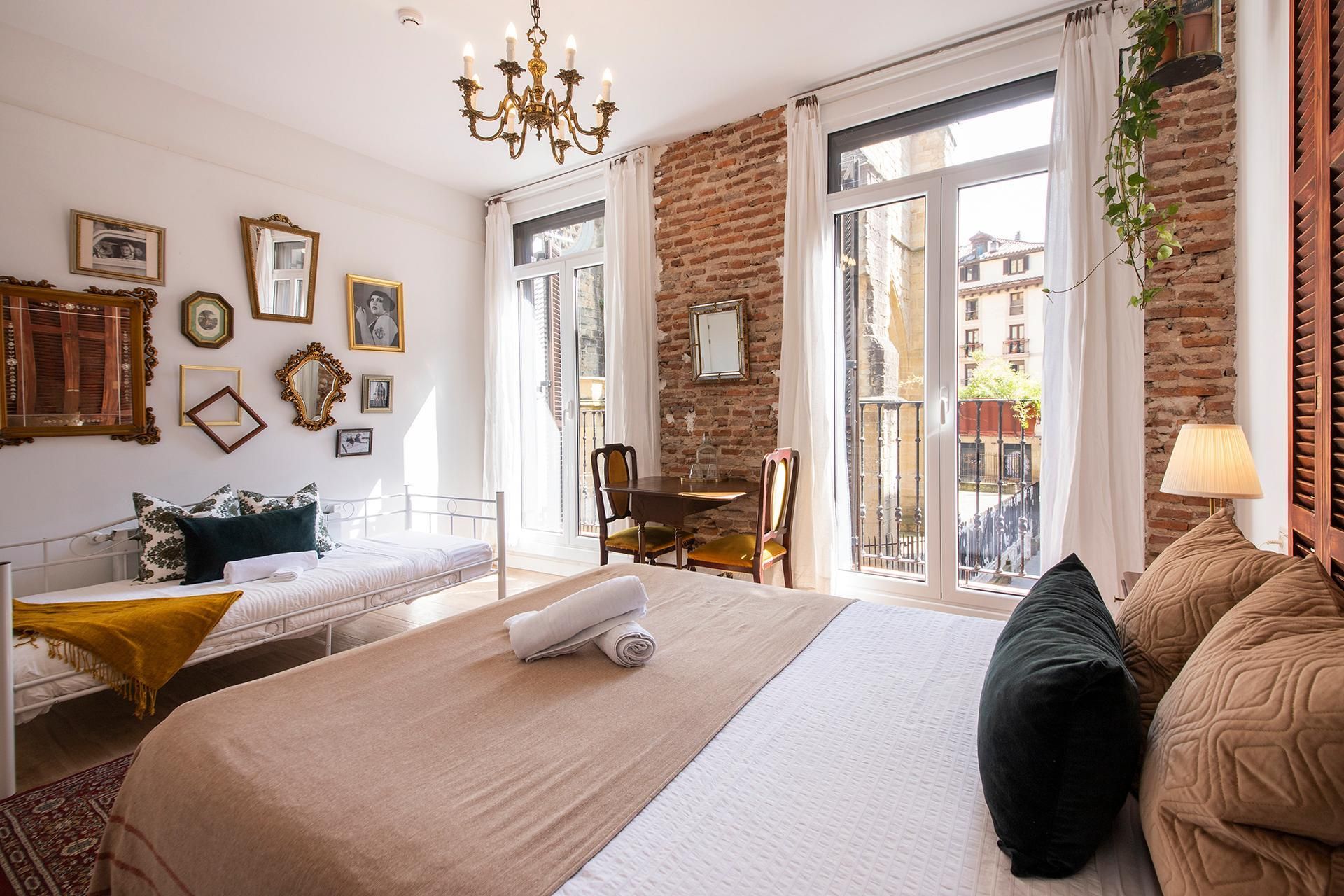 Off Beat Guesthouse - Self-check-in - Sleep Conscious Double - Queen 3