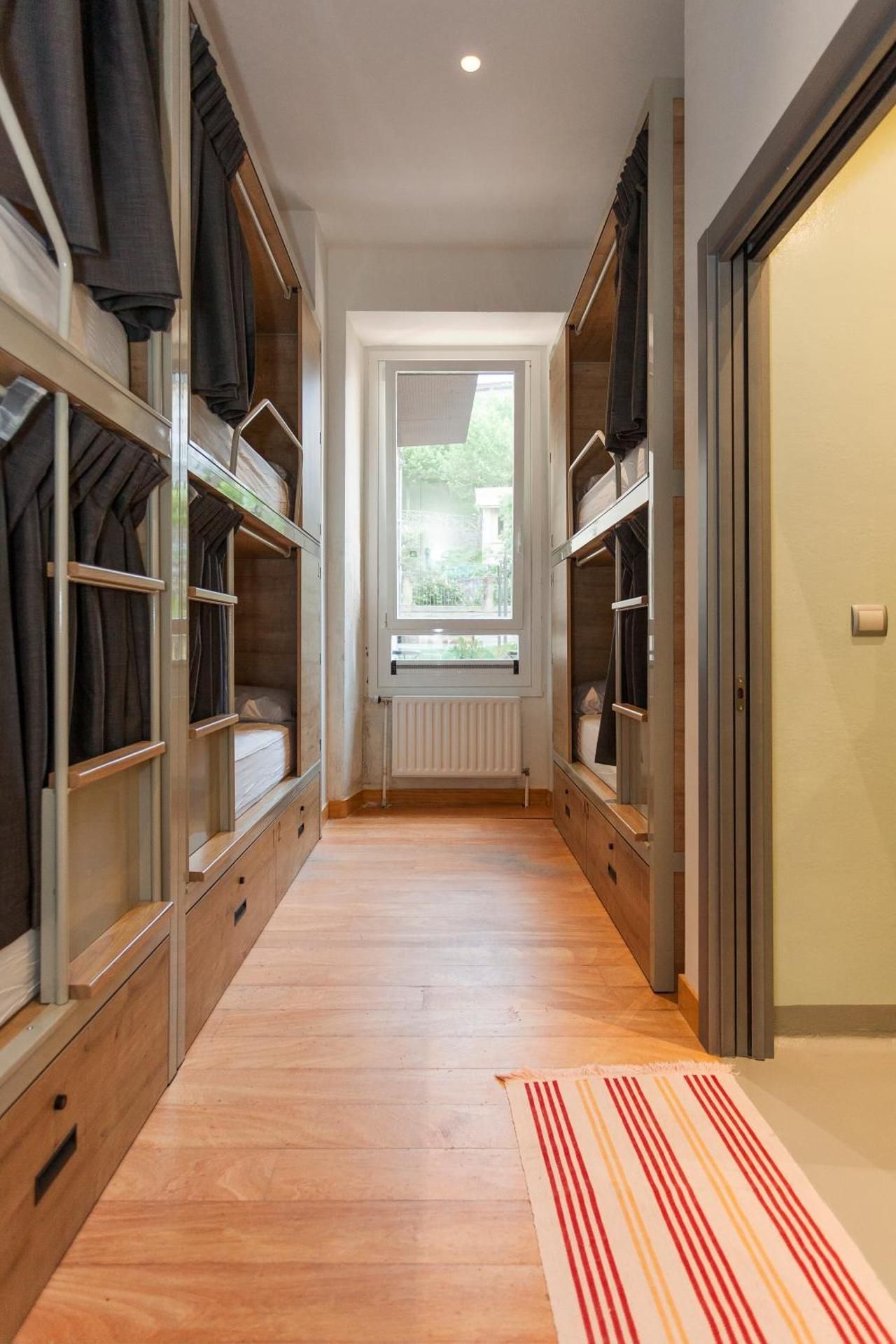 6-Bed Room with Private Bathroom