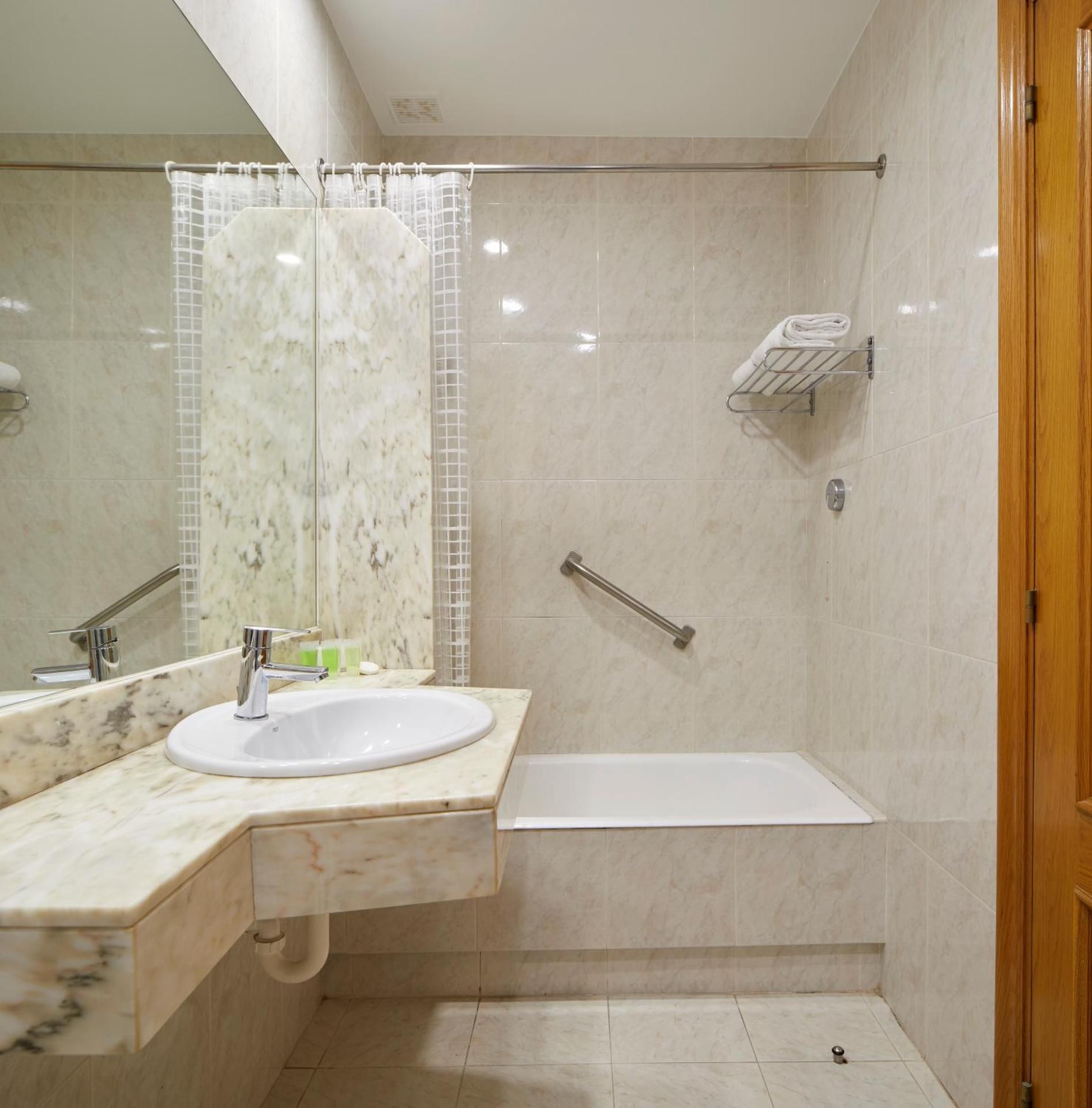 Double or Twin Room - Interior Facing