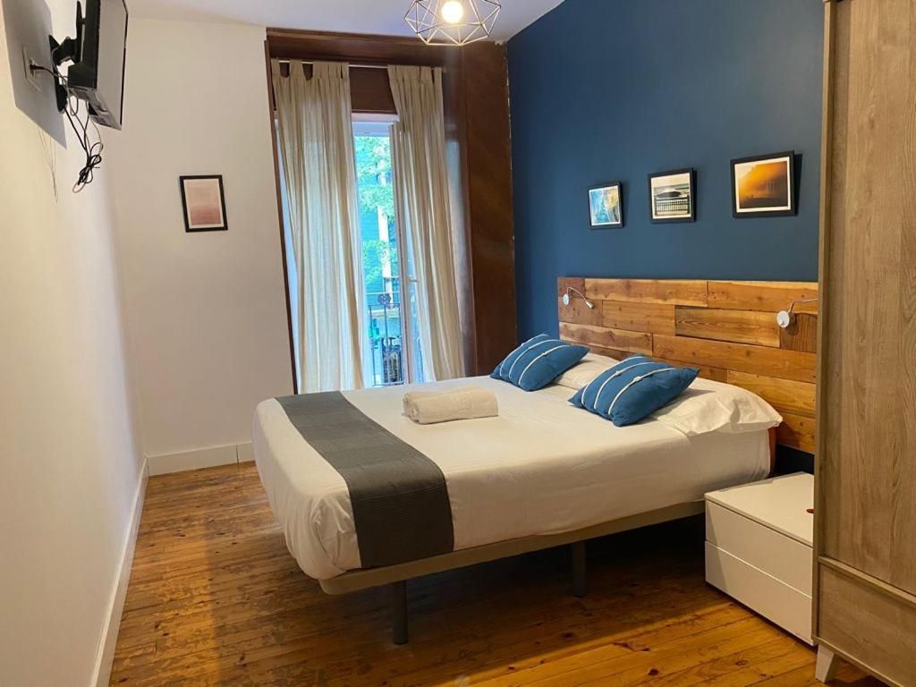Queen Room with Shared Bathroom