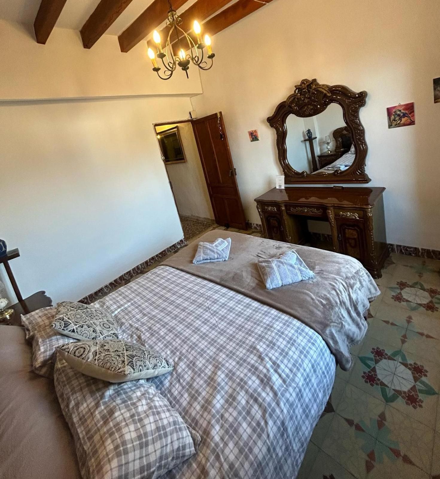 King Room with Mountain View