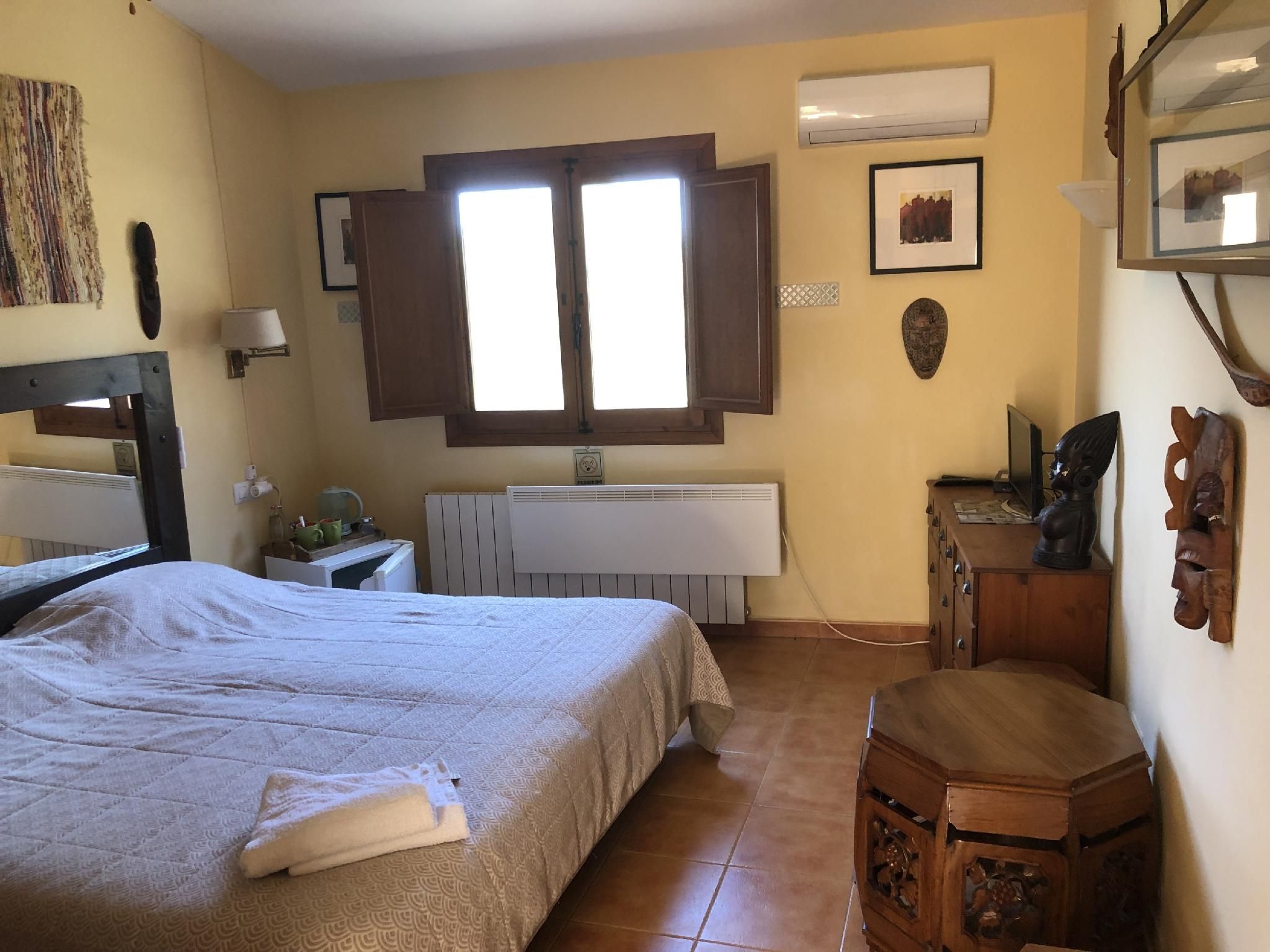 Double or Twin-Deluxe-Ensuite with Shower