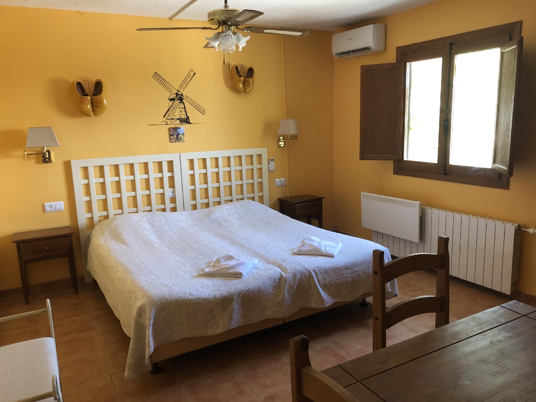 Double room-Deluxe-Ensuite with Shower-Garden View