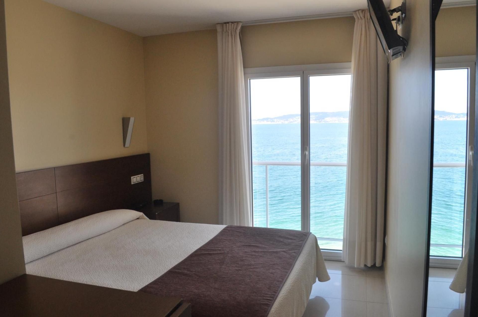 Double or Twin Room with Sea View
