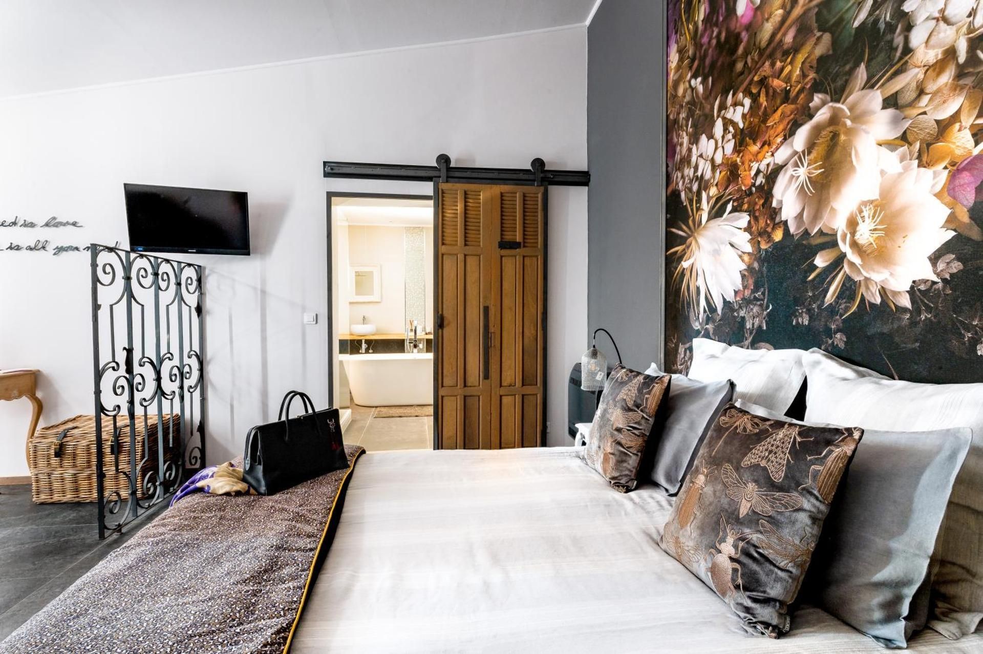 Suite with Garden View
