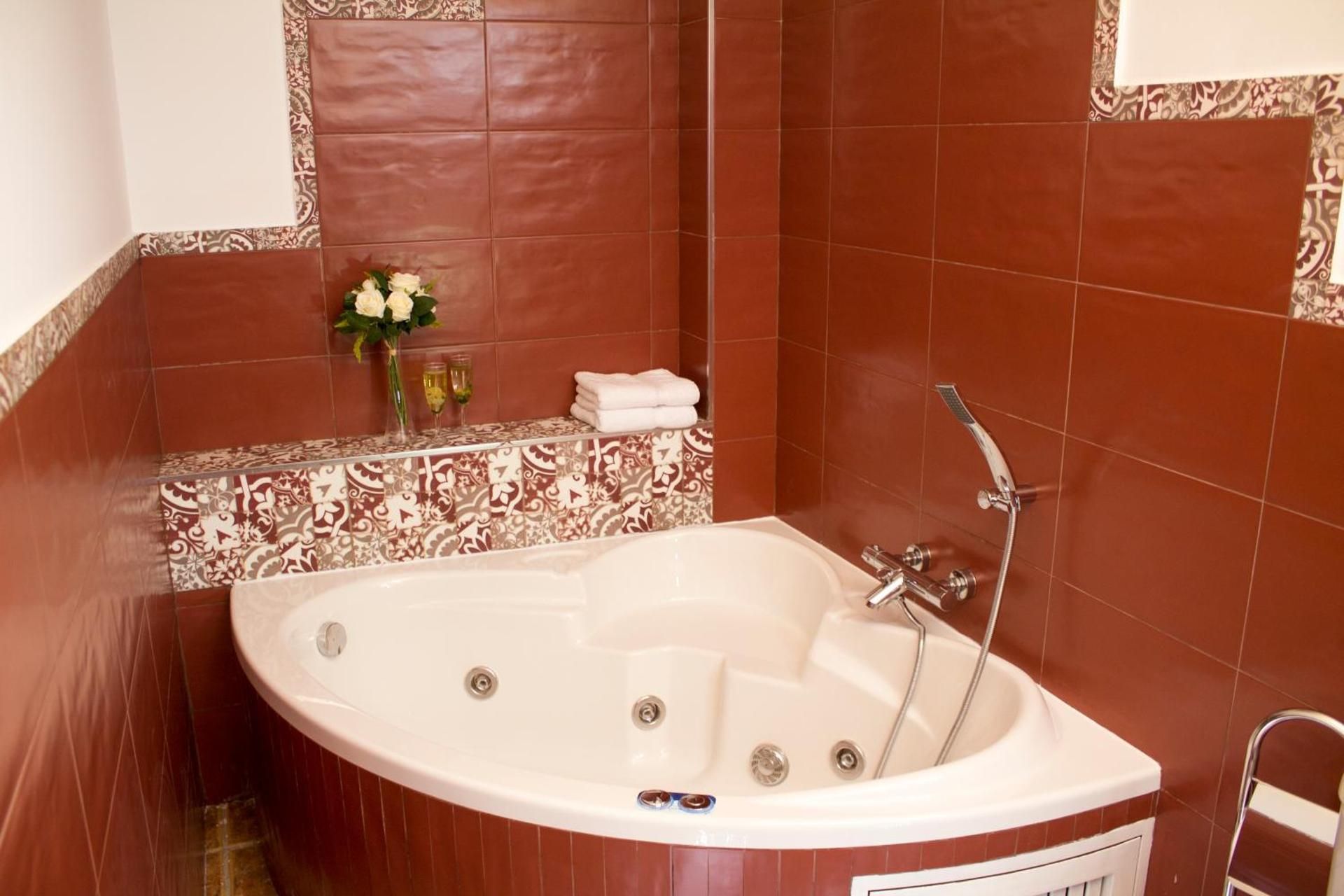 Suite with Spa Bath