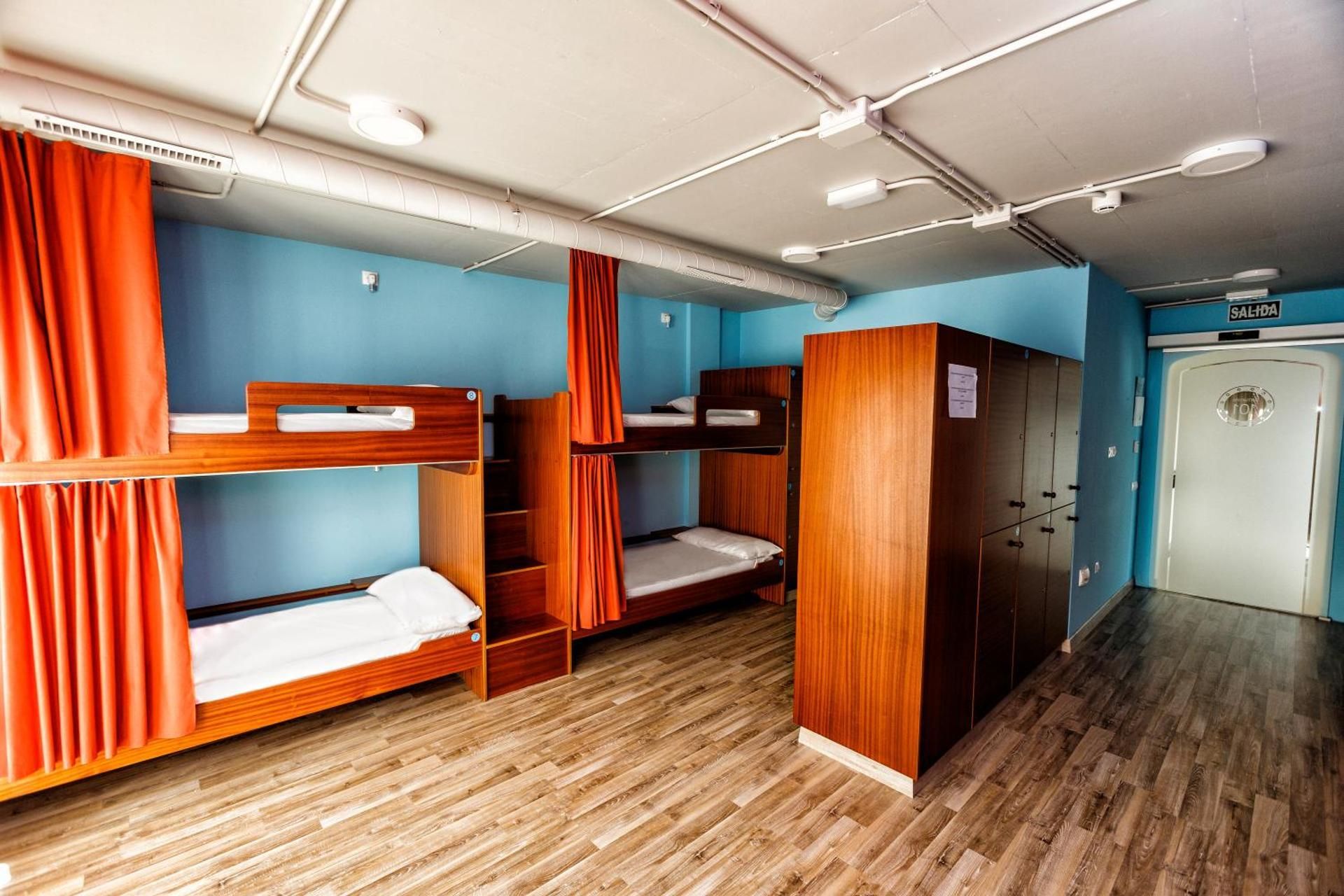 Bed in 10-Bed Mixed Dormitory Room