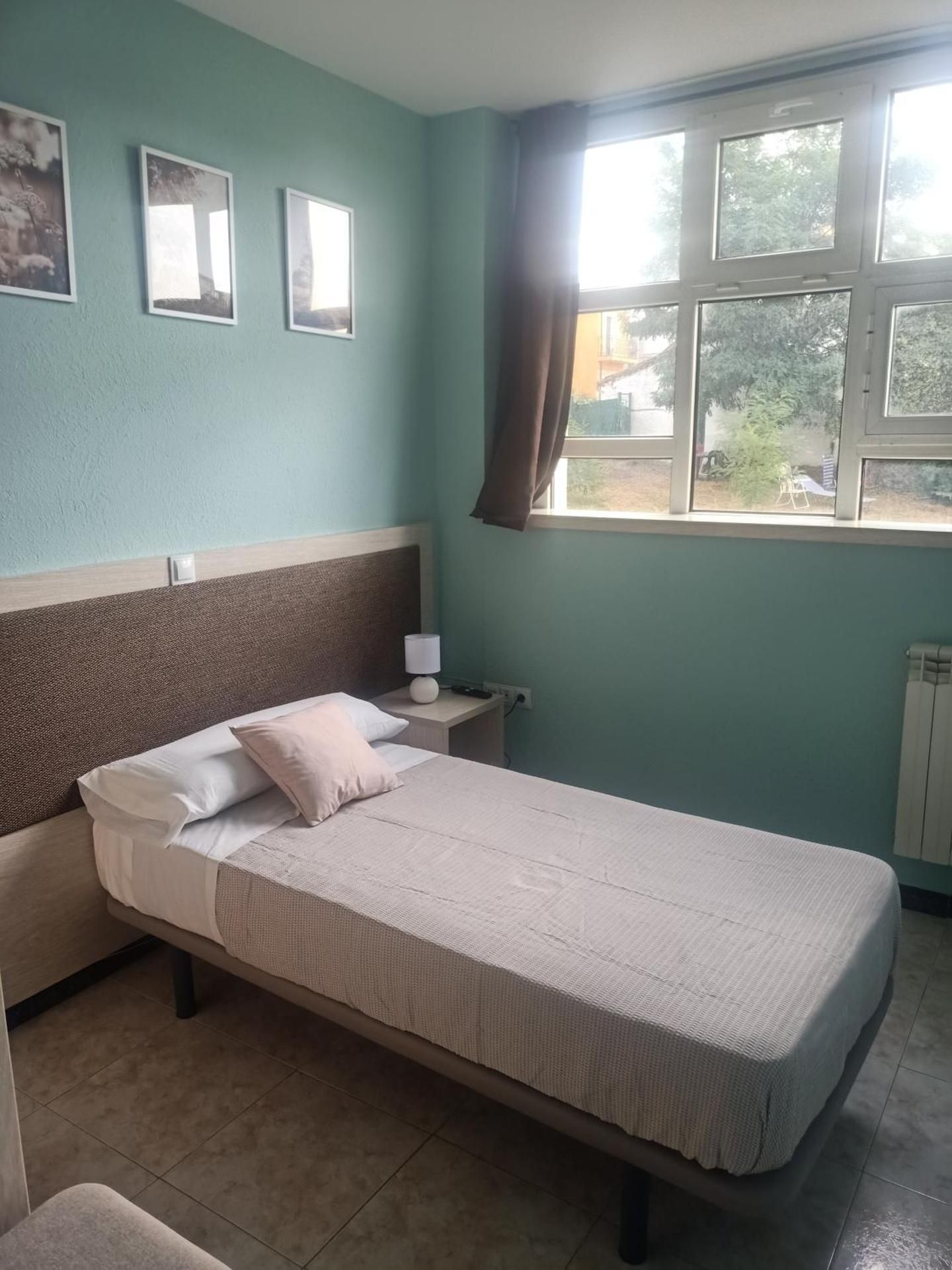 Single Room With Private Bathroom