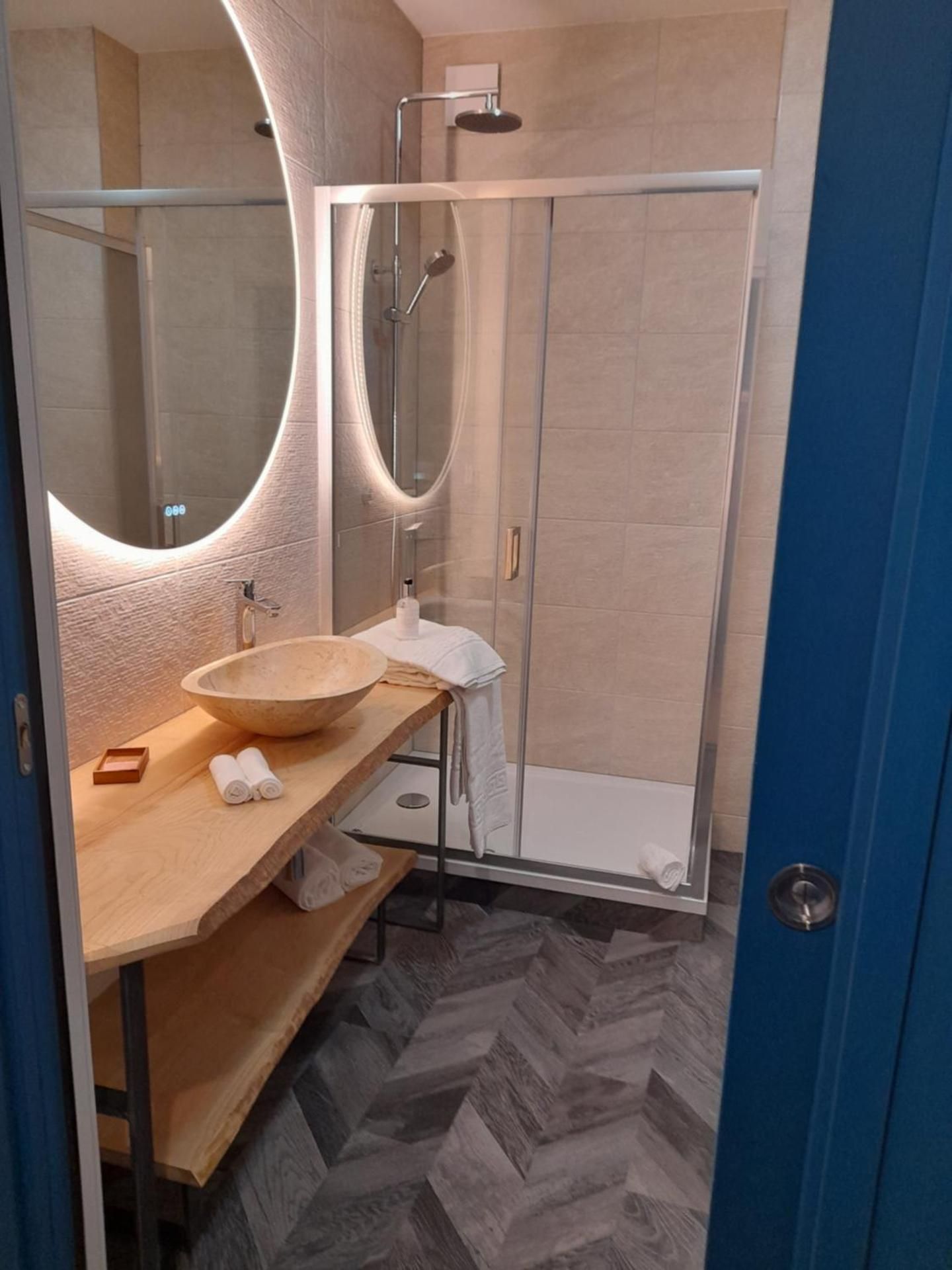 Large Double Room