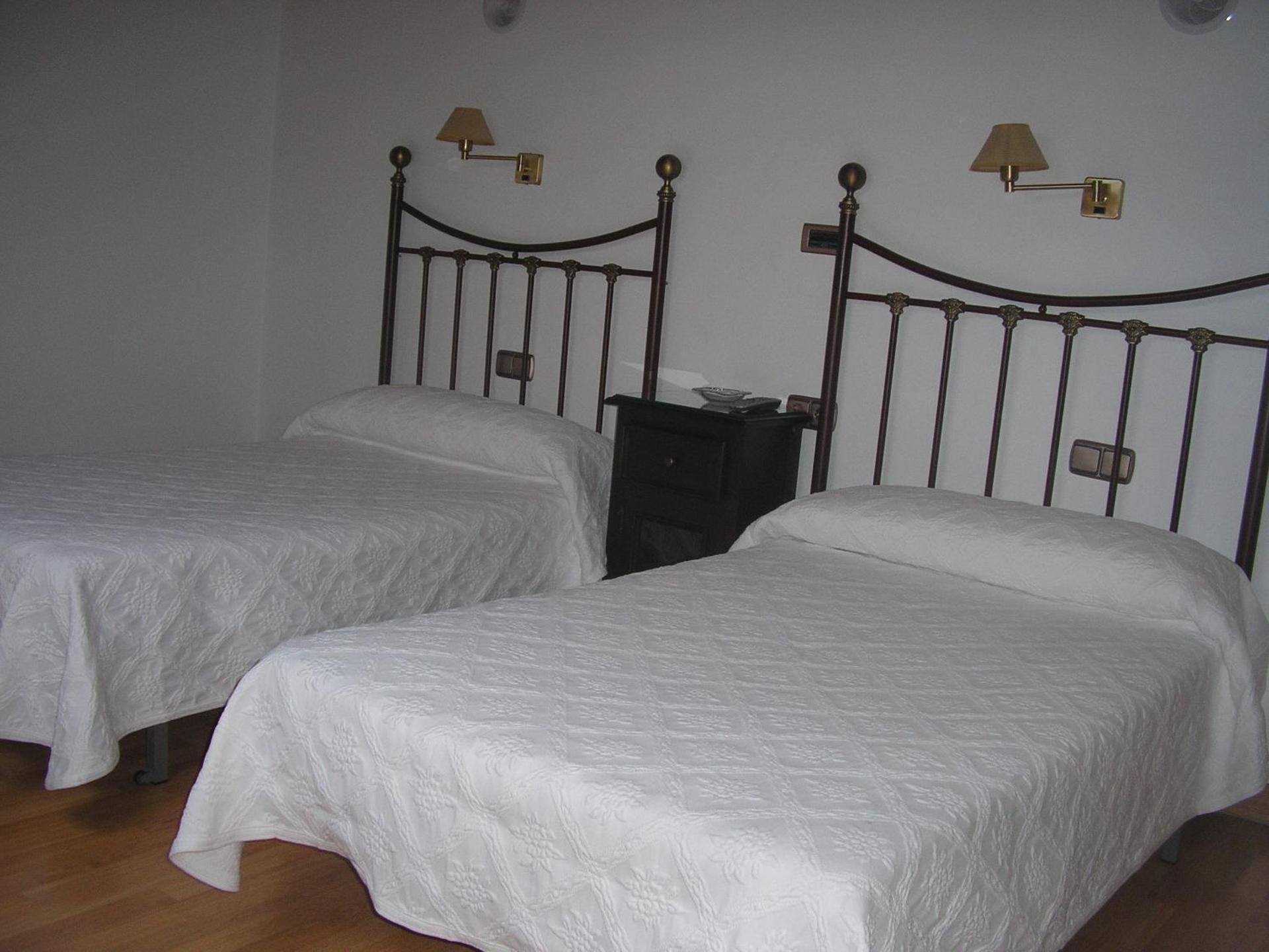 Twin Room with Private Bathroom