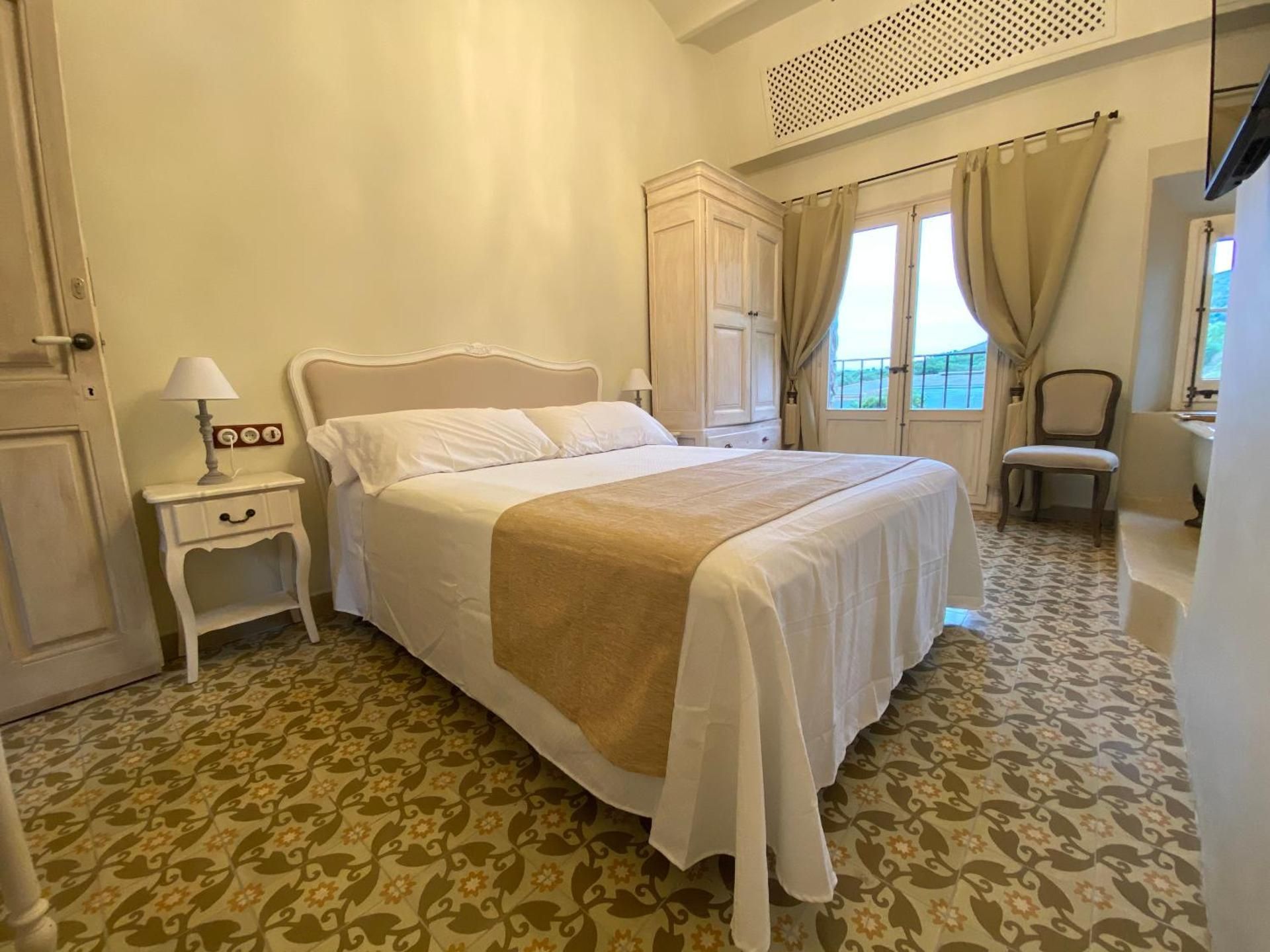 Deluxe Double Room with Bath