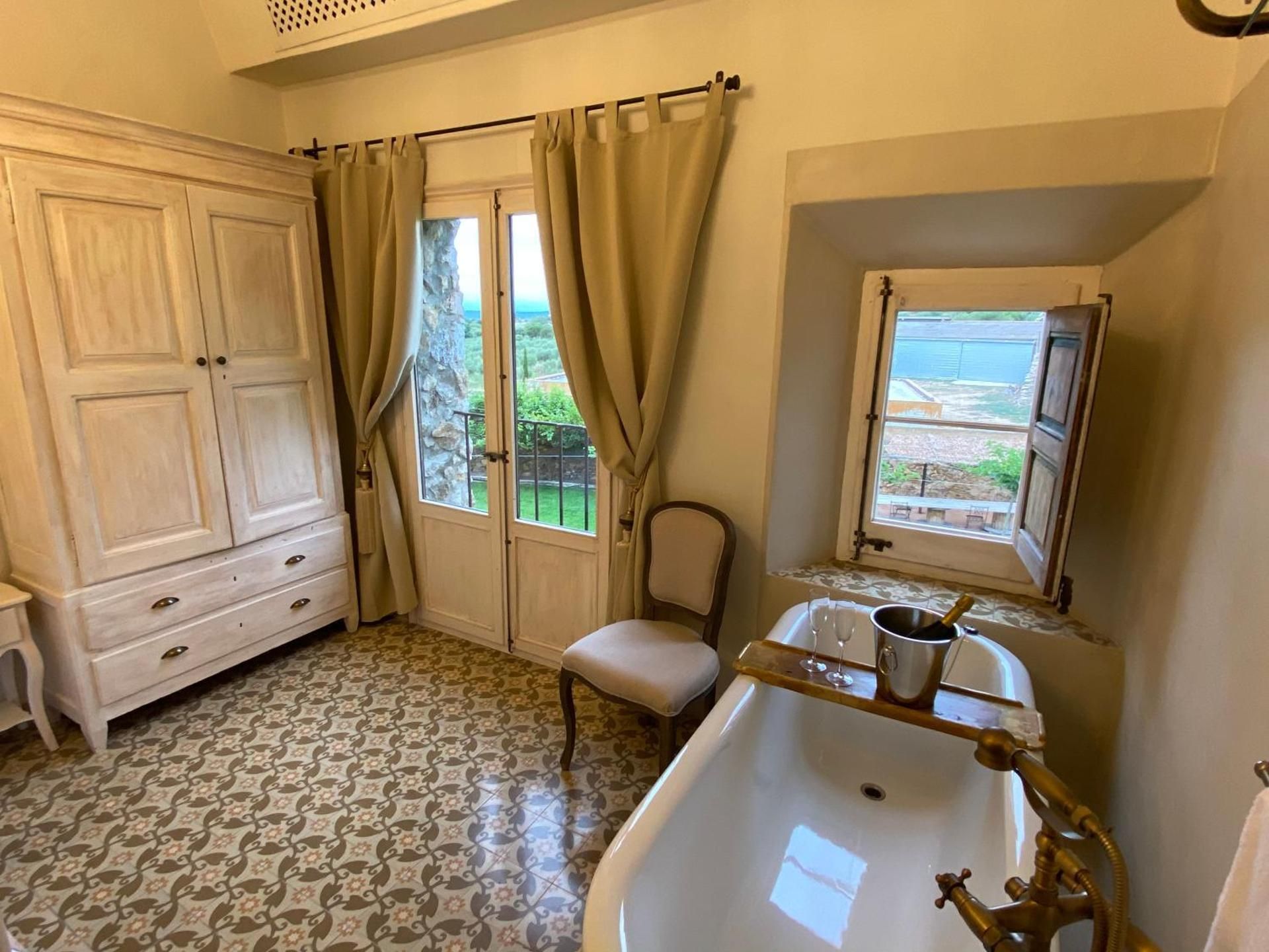 Deluxe Double Room with Bath