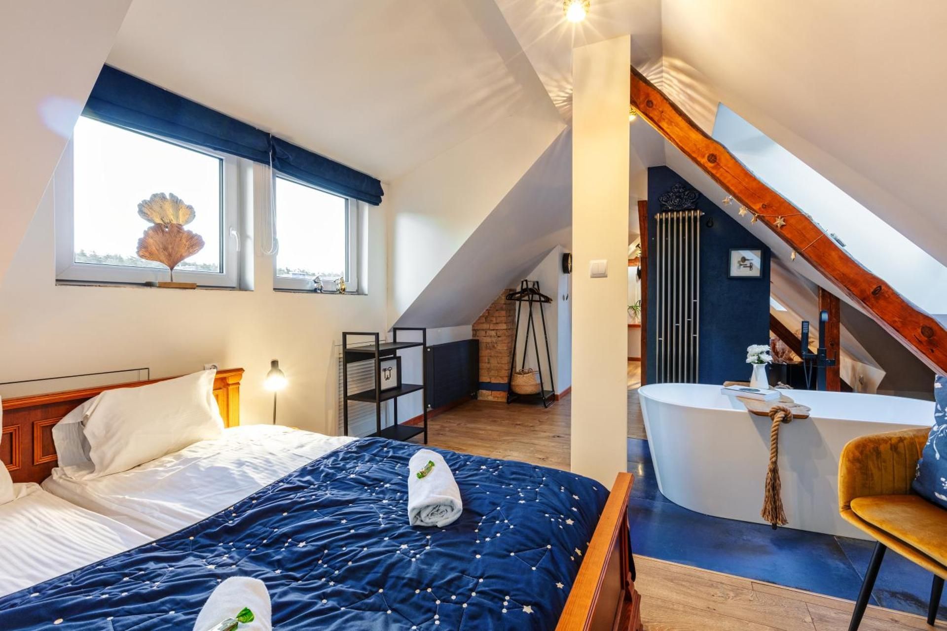 DELUXE APARTMENT