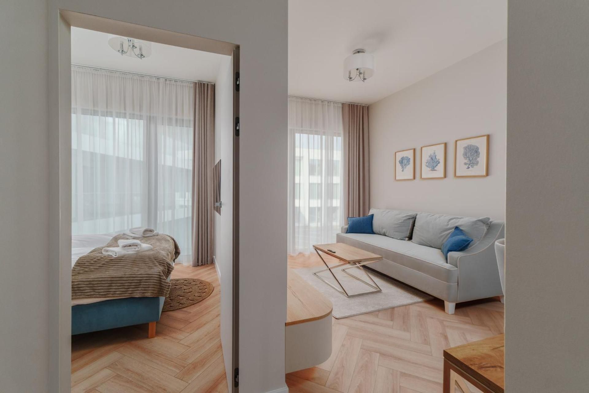 One-Bedroom Apartment with Park View