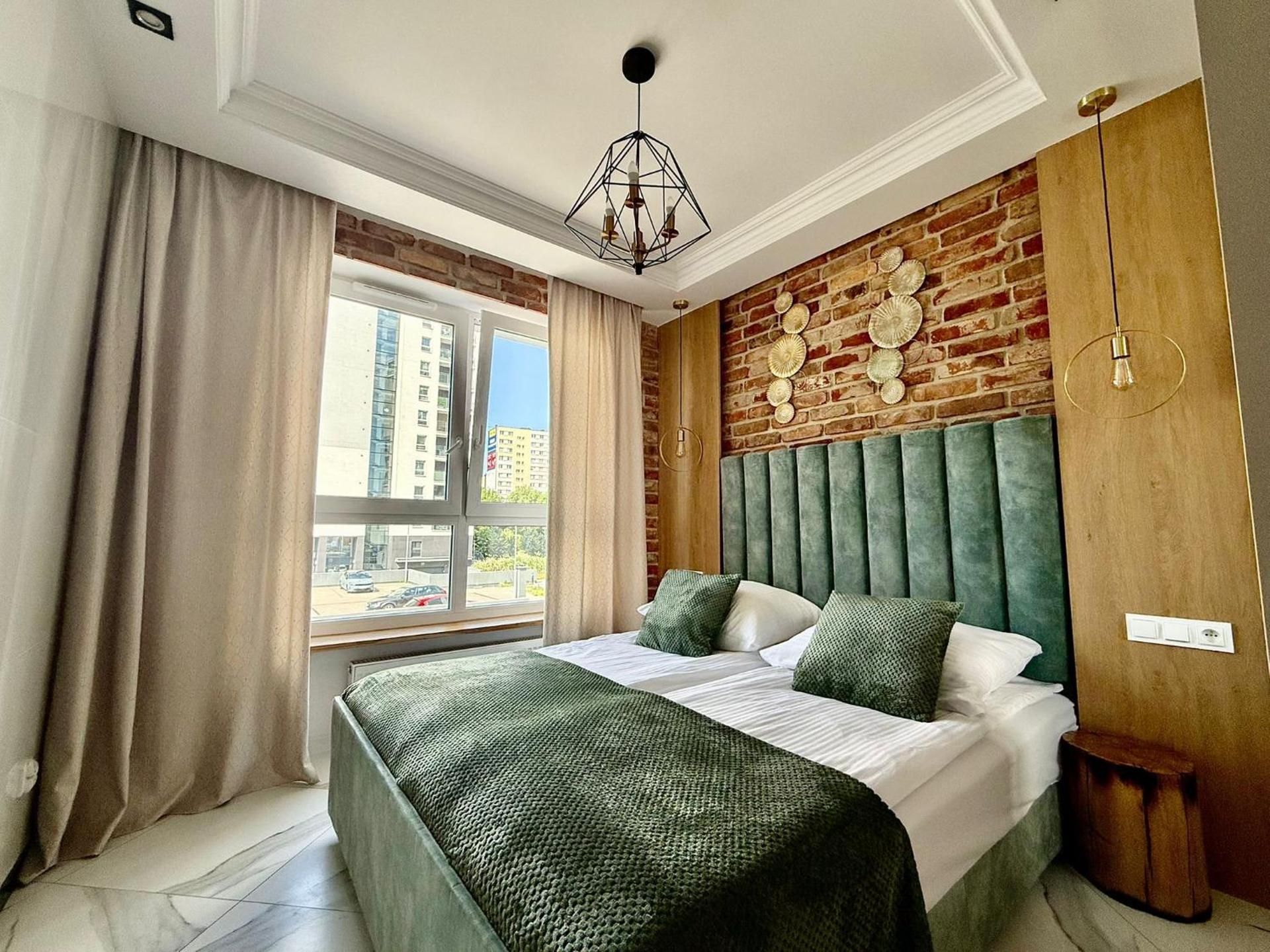 One-Bedroom Apartment with Balcony