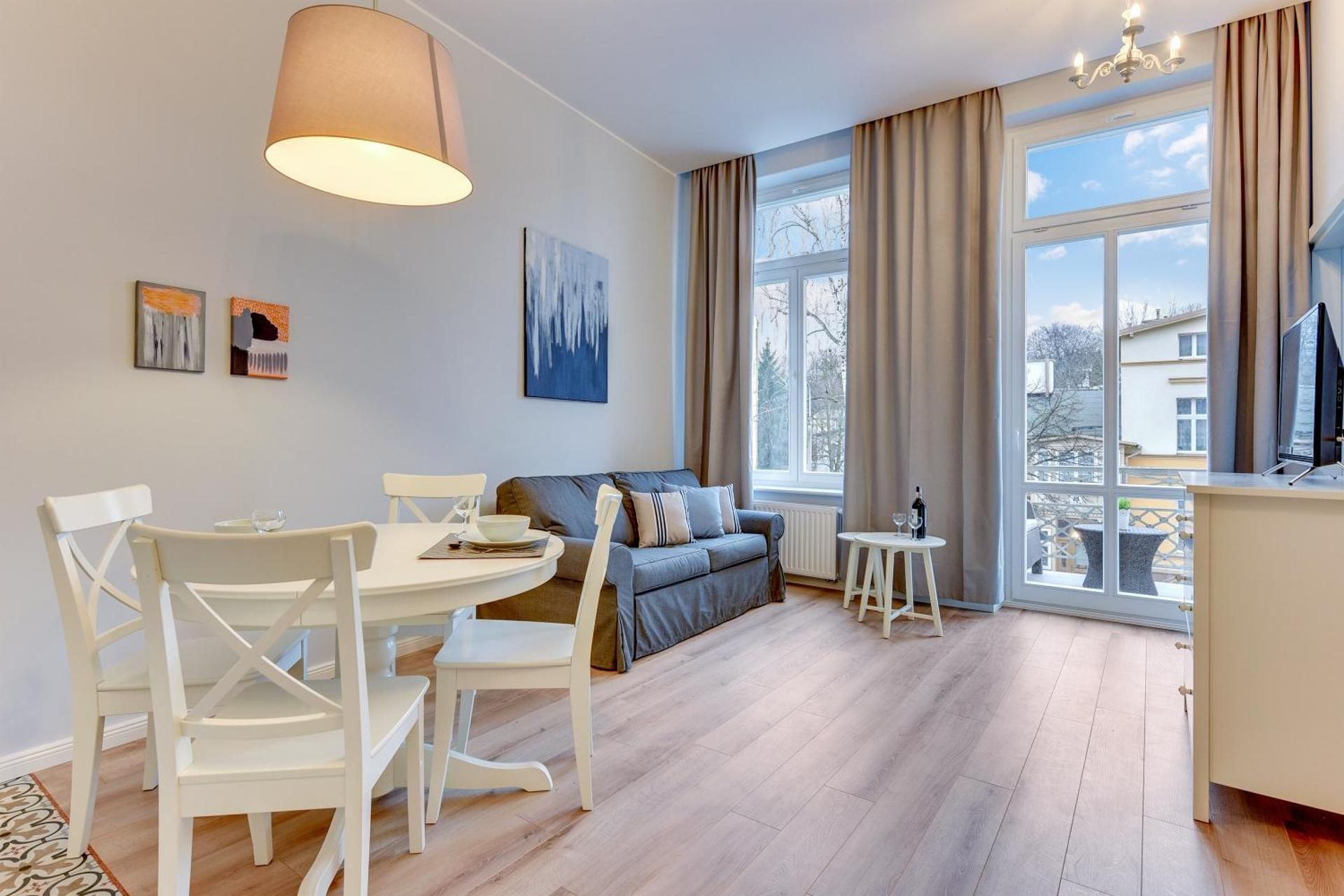 DELUXE APARTMENT