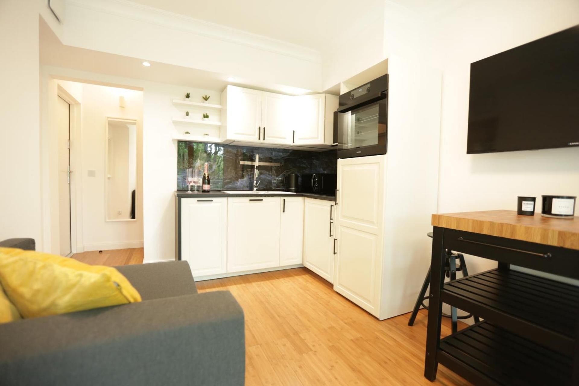 One-Bedroom Apartment