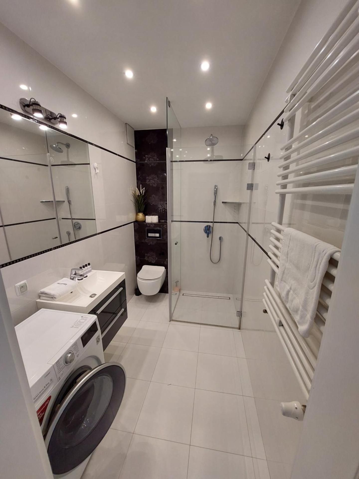One-Bedroom Apartment with Balcony