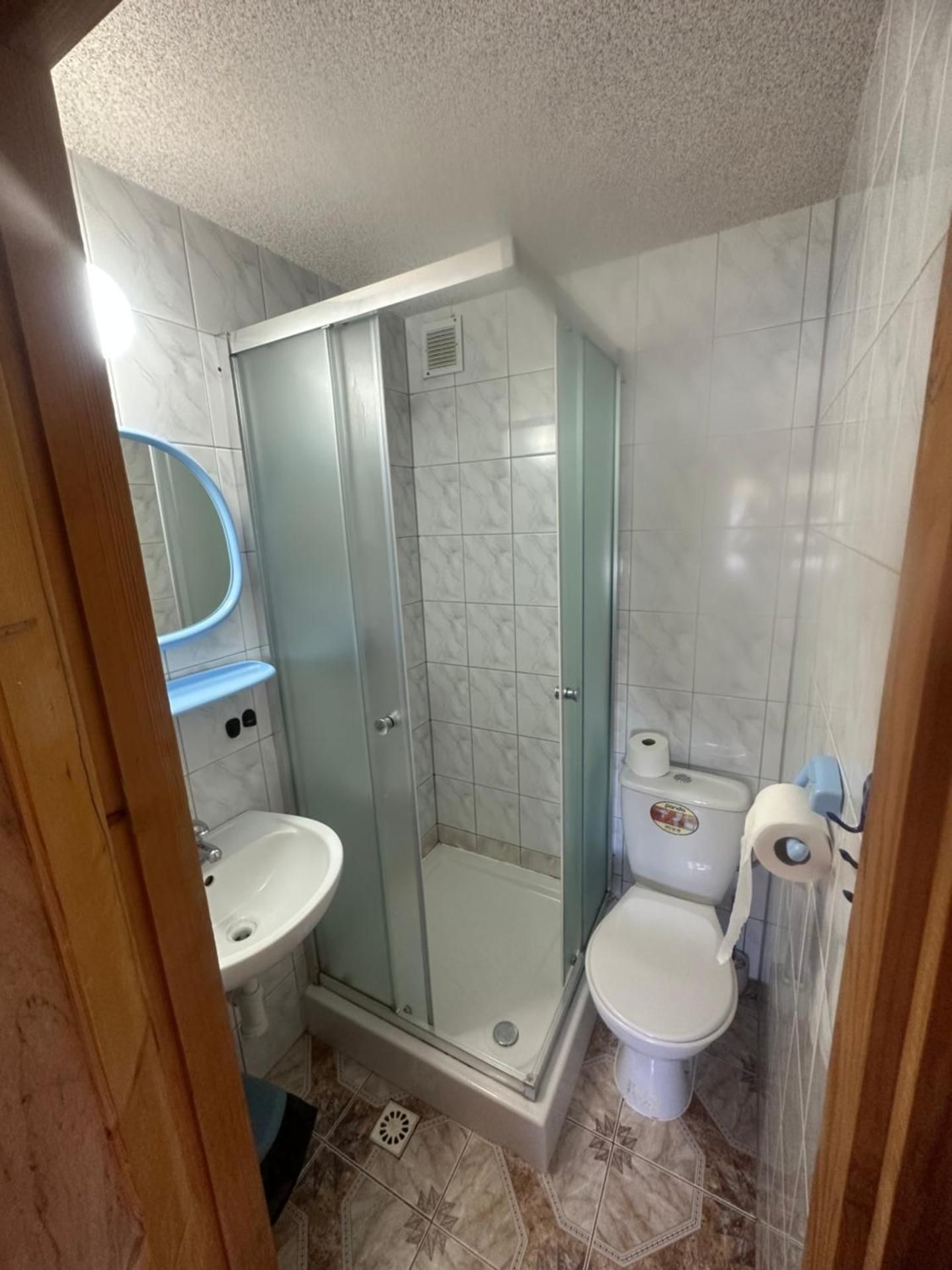 Standard Twin Room with Mountain View
