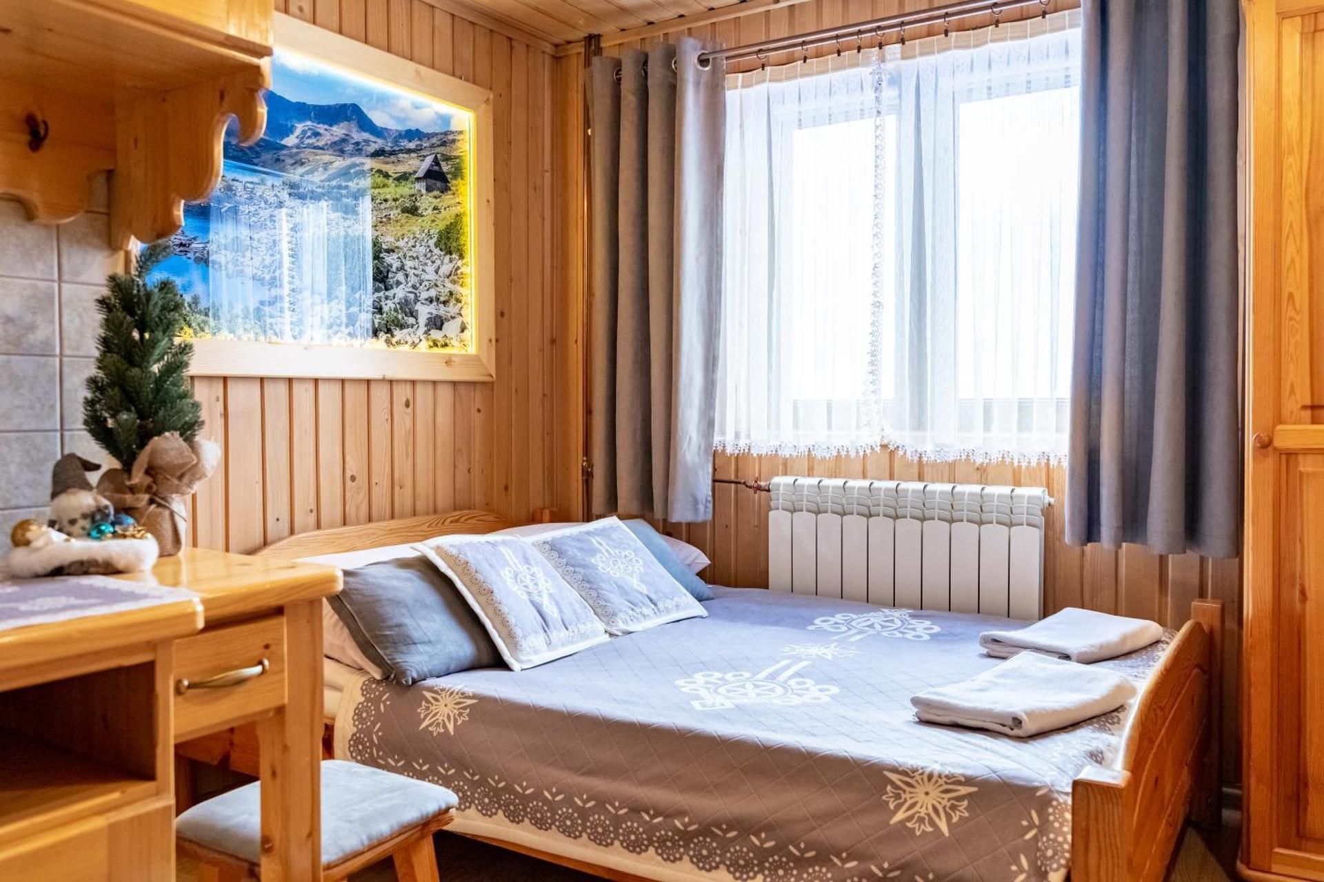 Double Room with Mountain View