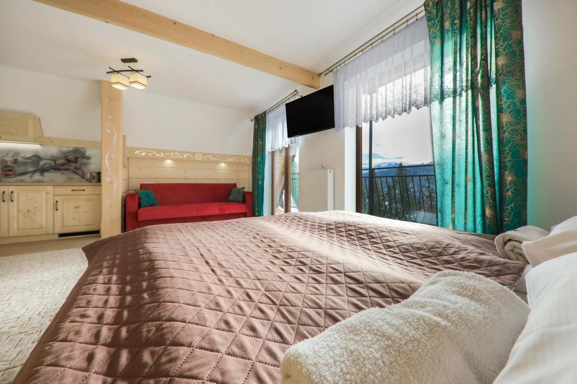 Quadruple Room with Mountain View