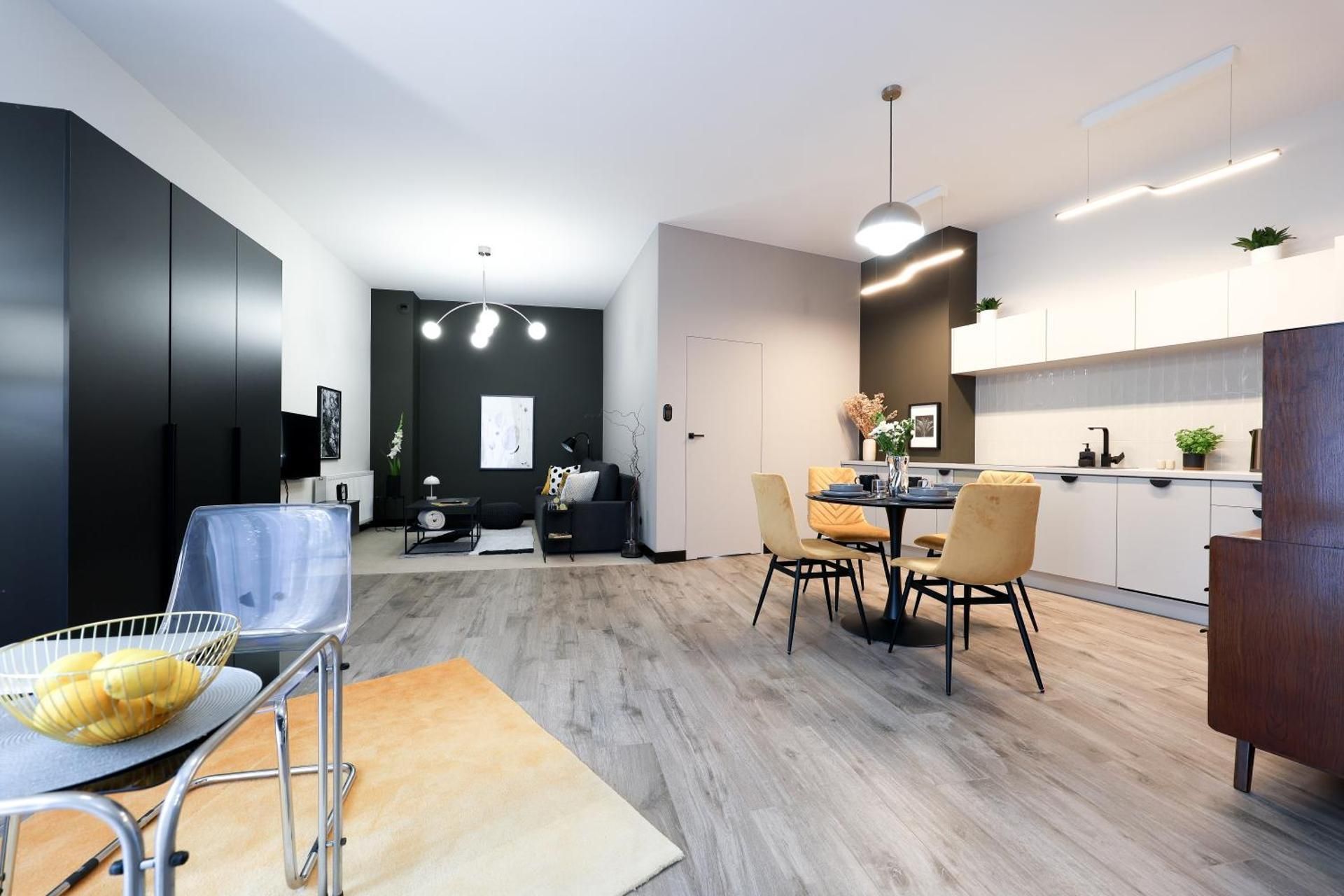 DELUXE APARTMENT
