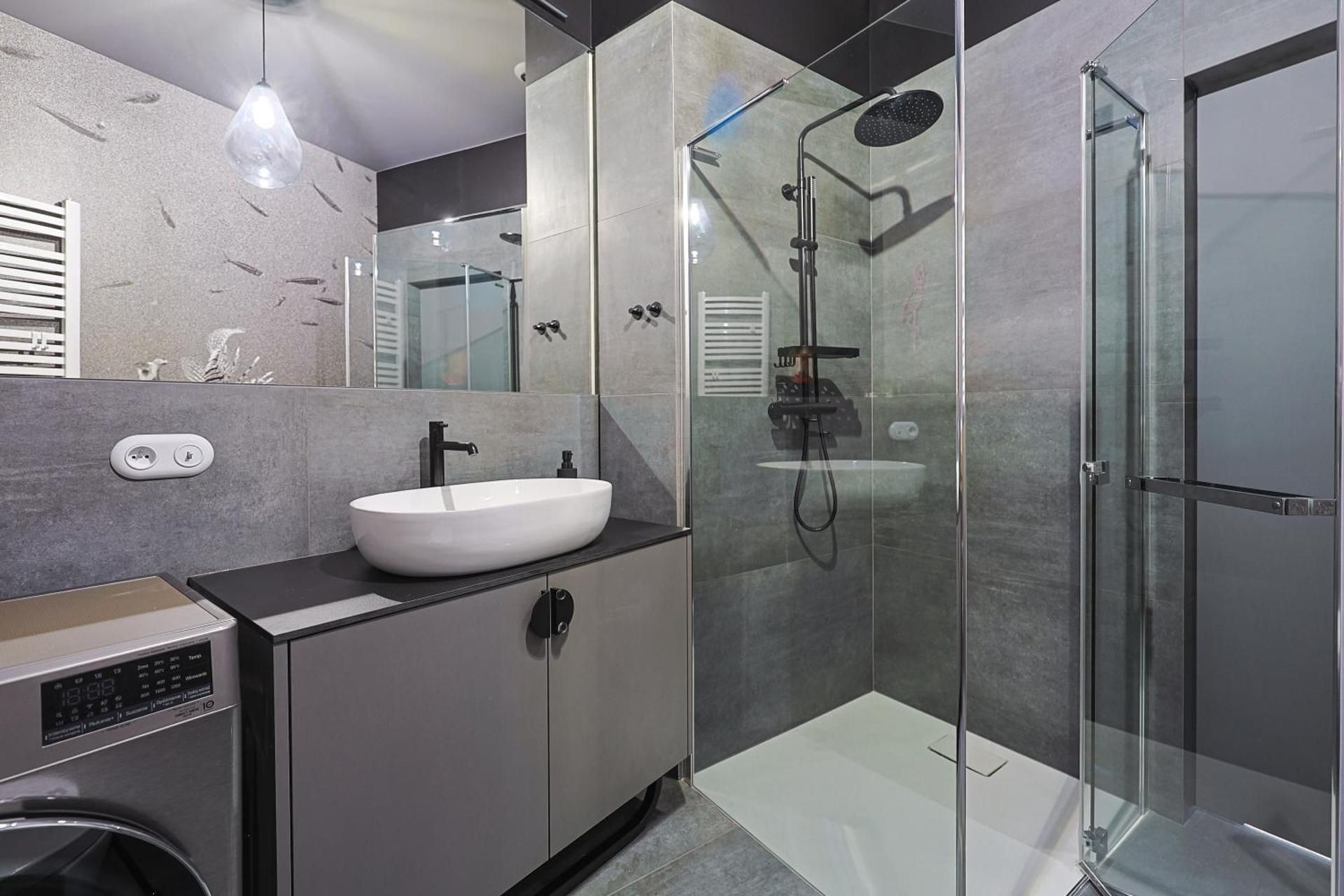 One-Bedroom Deluxe Apartment