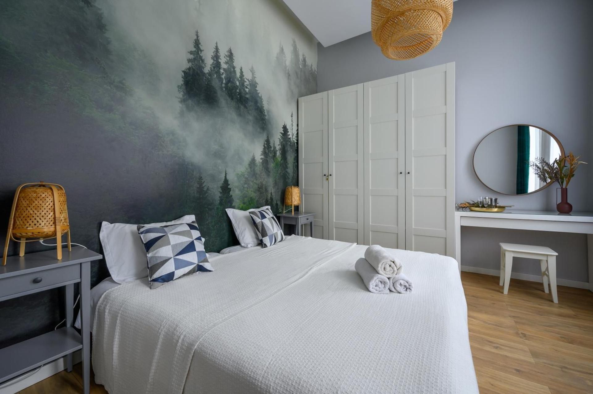 Deluxe Two-Bedroom Apartment