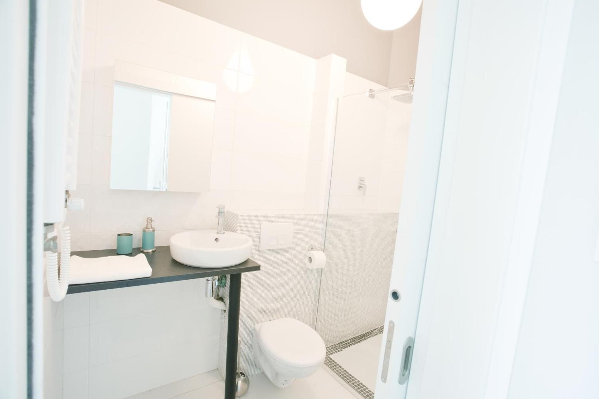One-Bedroom Apartment (1 - 3 Adults)