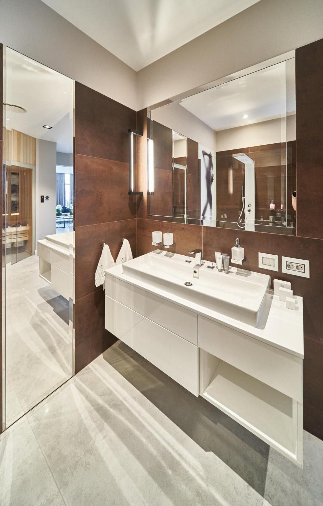 Deluxe Suite with Spa Bath
