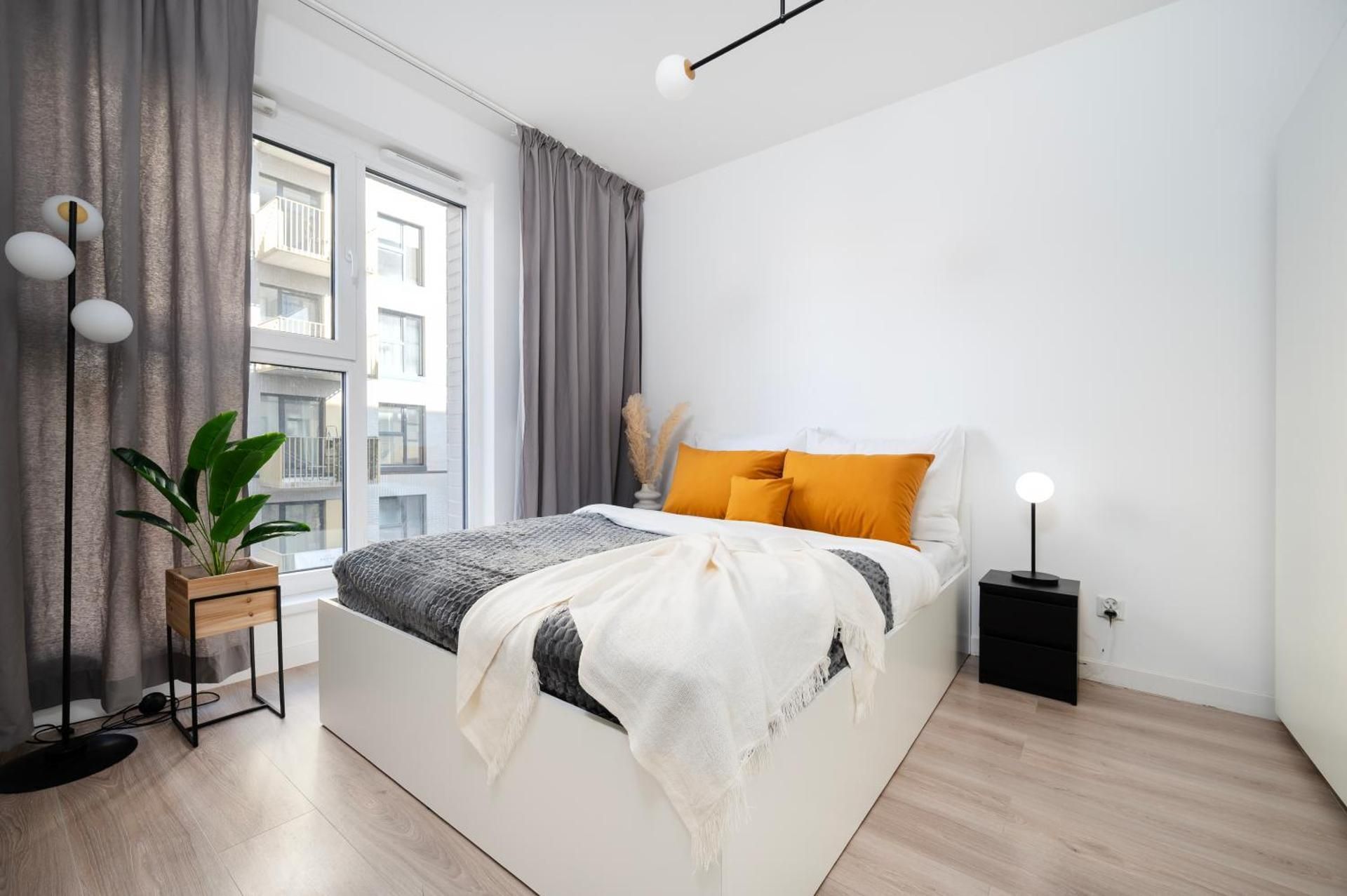 One-Bedroom Apartment with Balcony