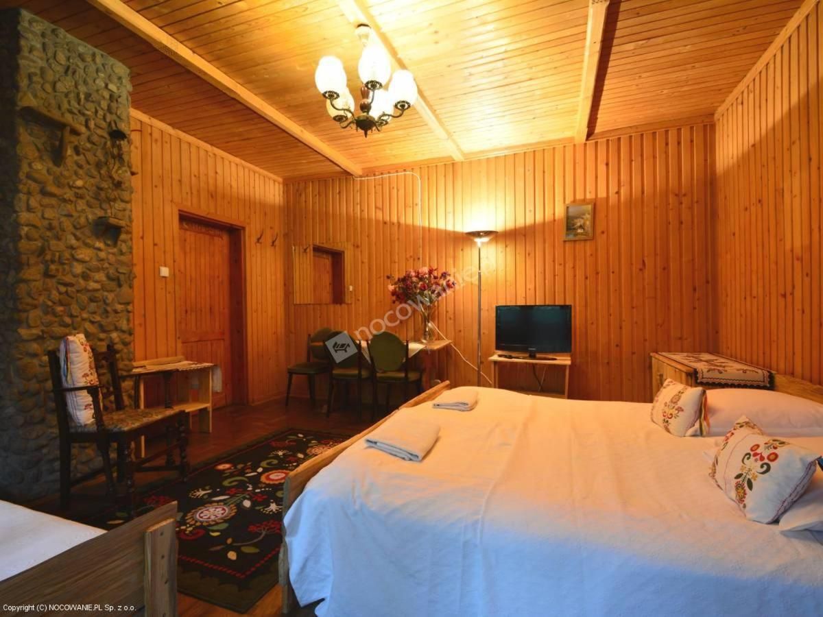 Triple Room with Shared Bathroom