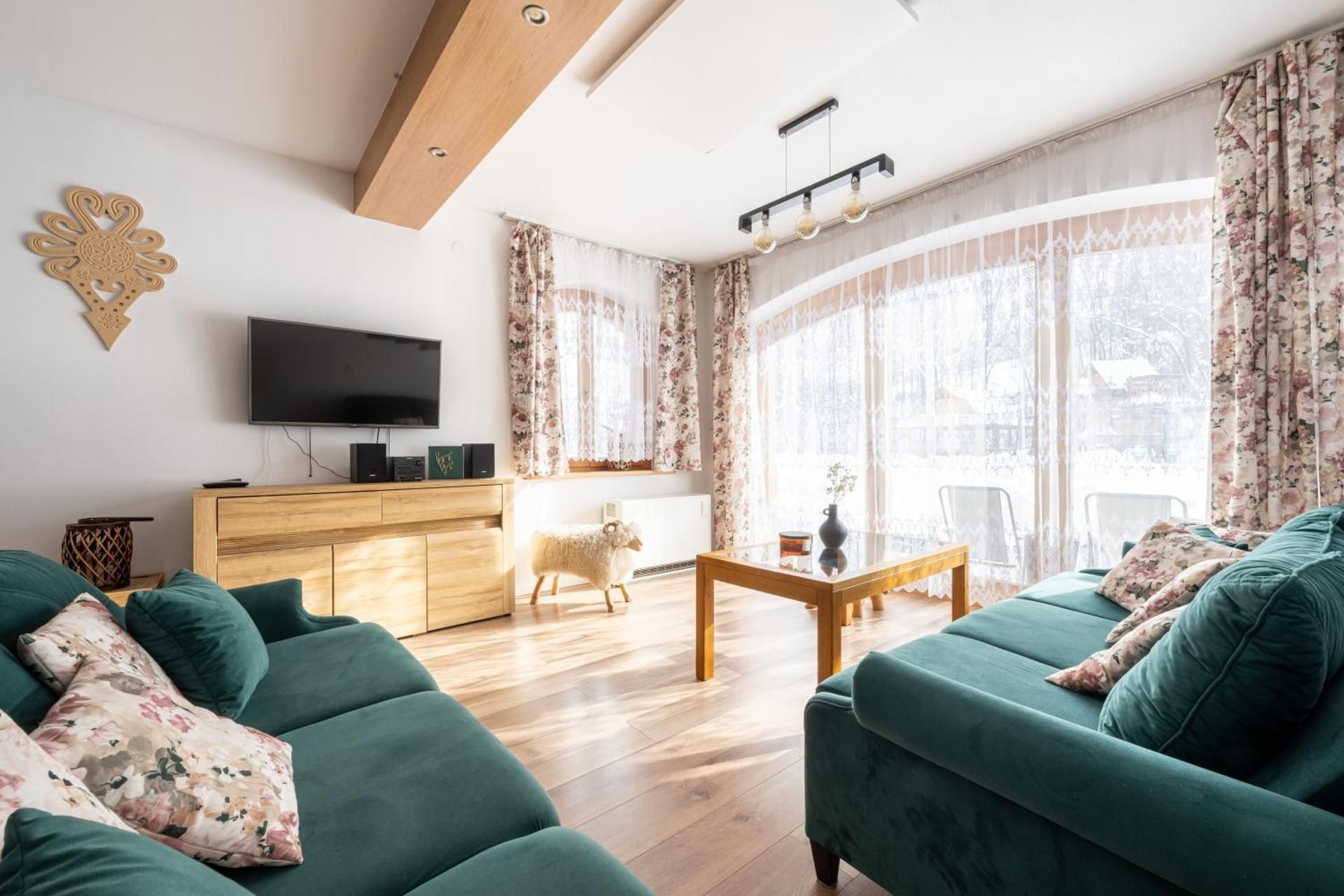 Apartment with Garden View