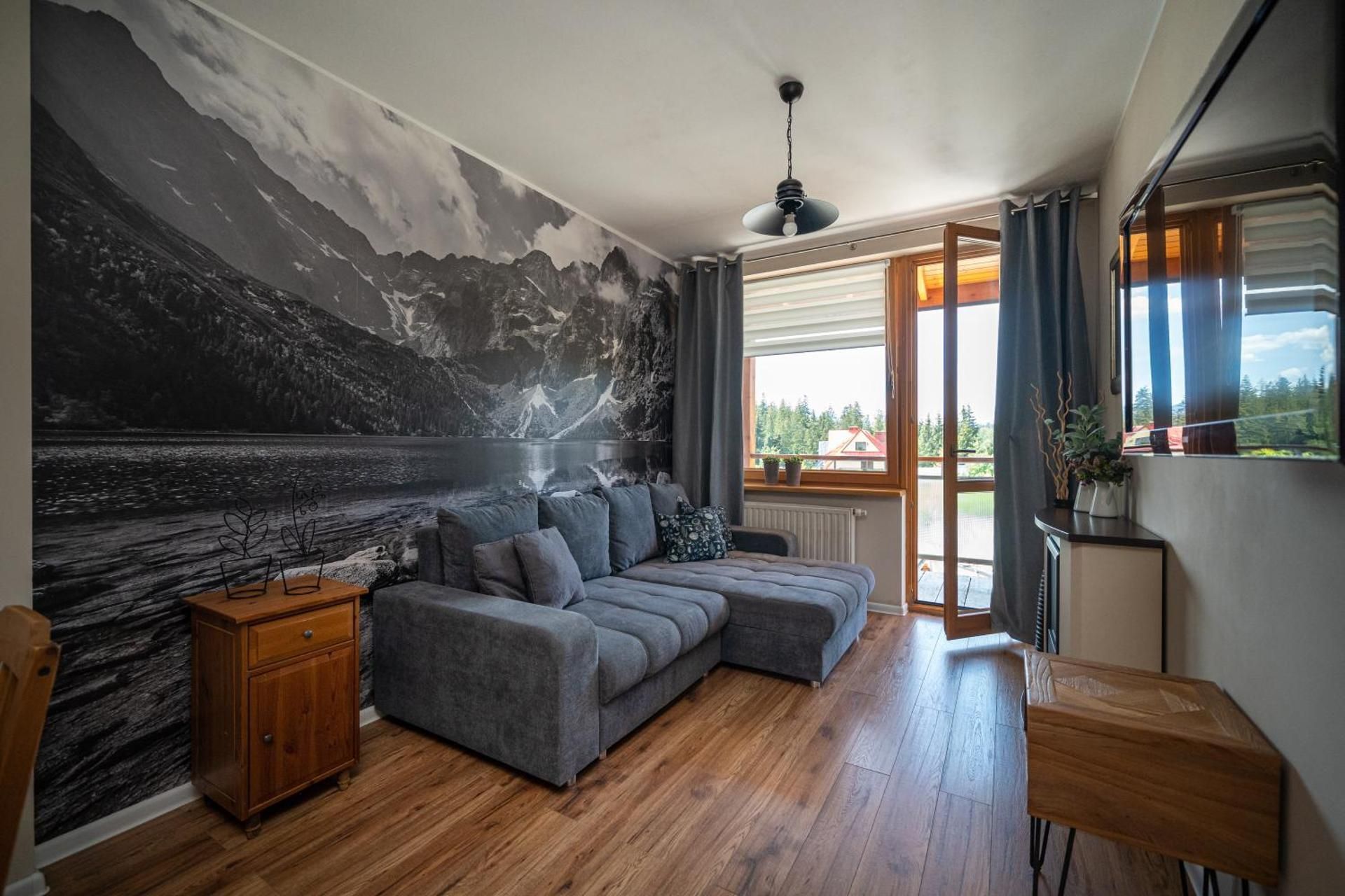 One-Bedroom Apartment with View