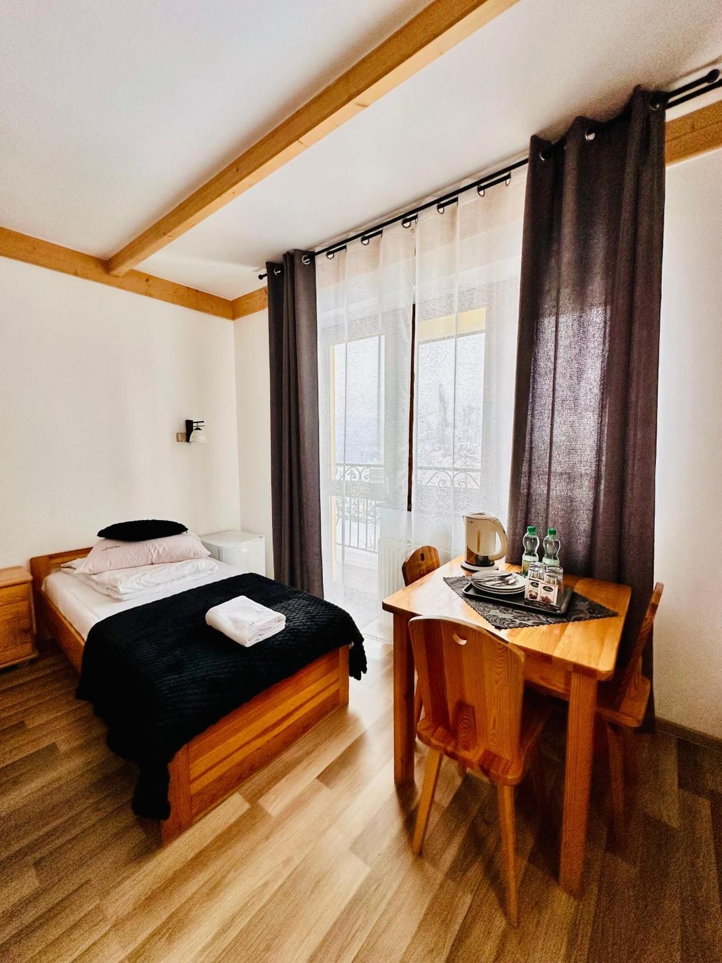 Quintuple Room