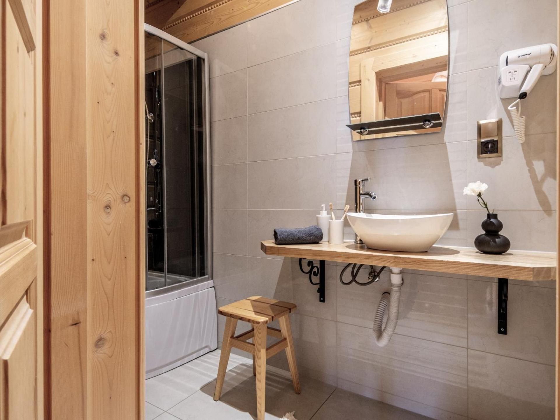 Double or Twin Room with Mountain View