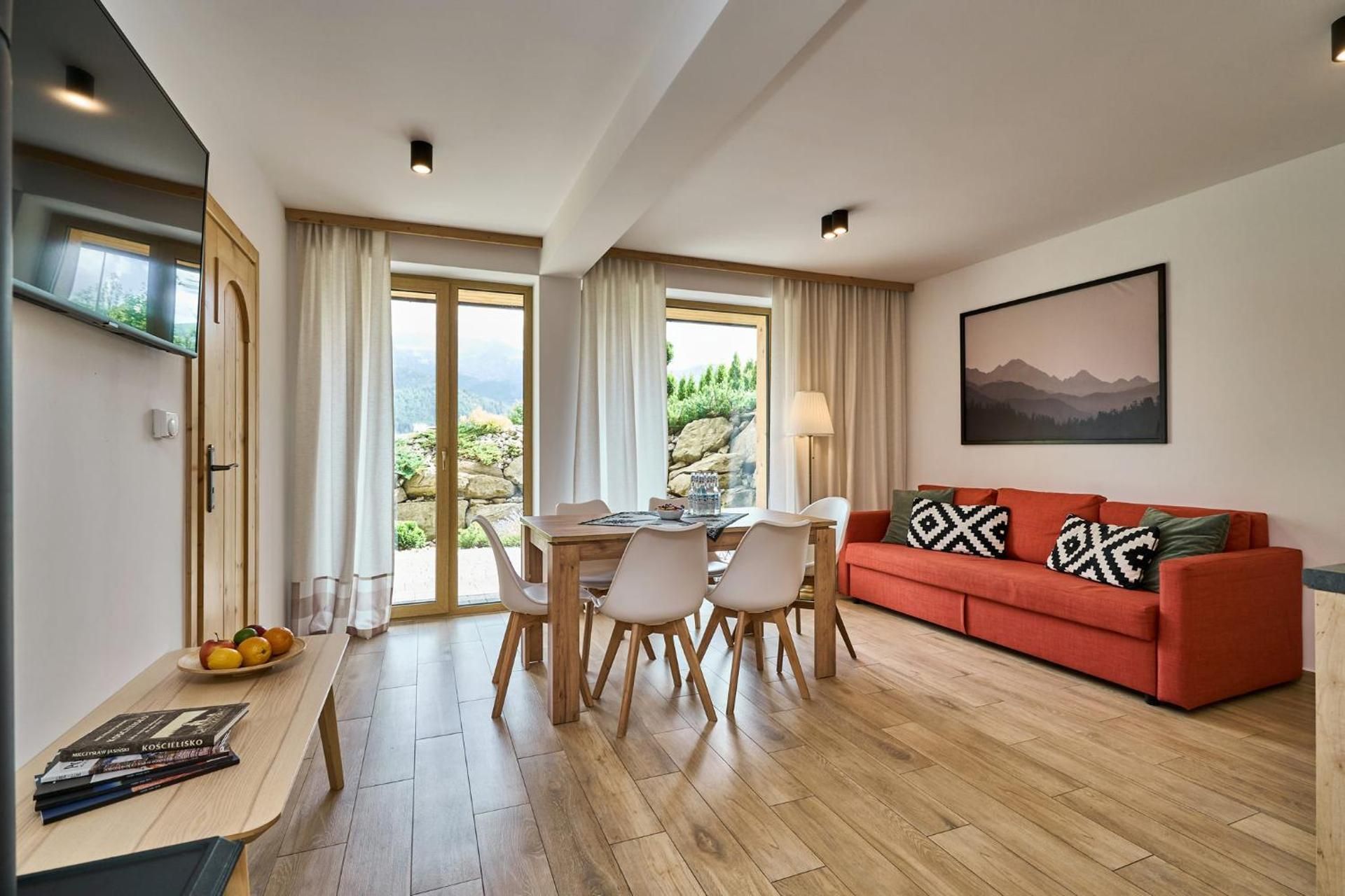 Apartment with Balcony, Fireplace and Mountain View